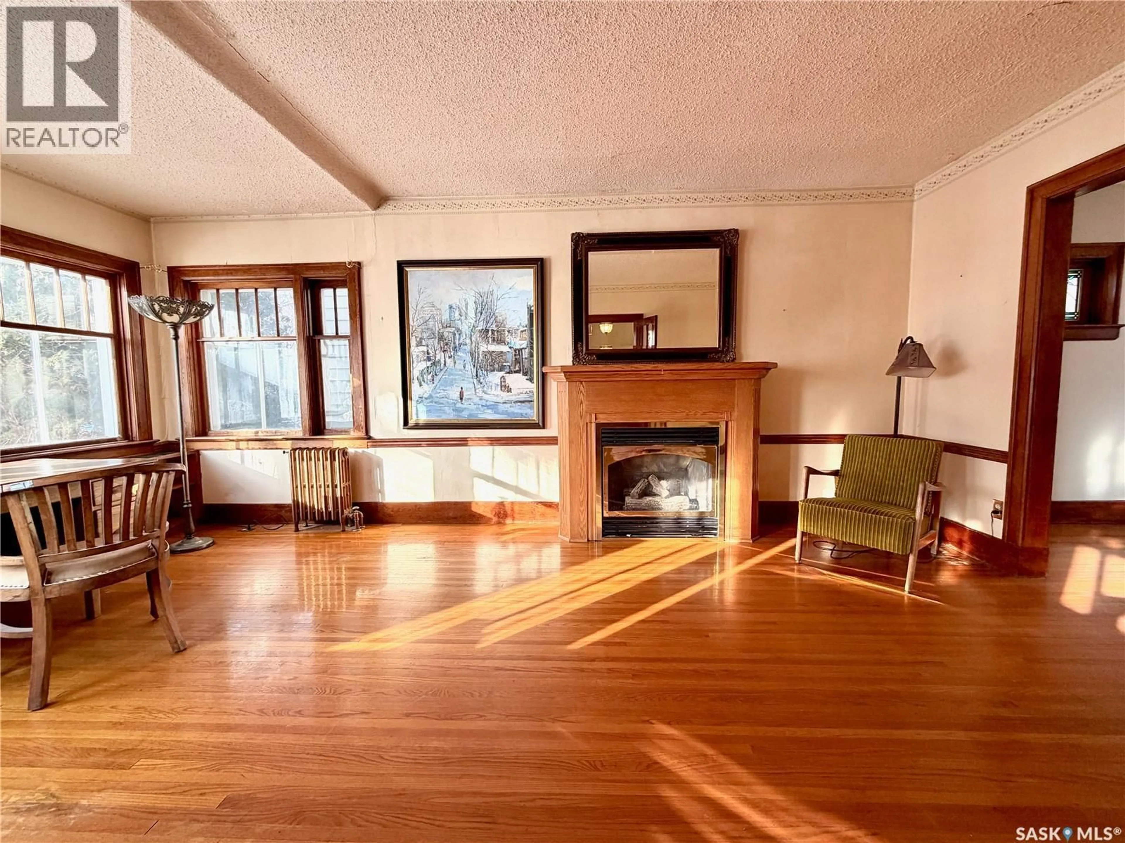 Unknown for 304 32ND STREET, Saskatoon Saskatchewan S7L0S6