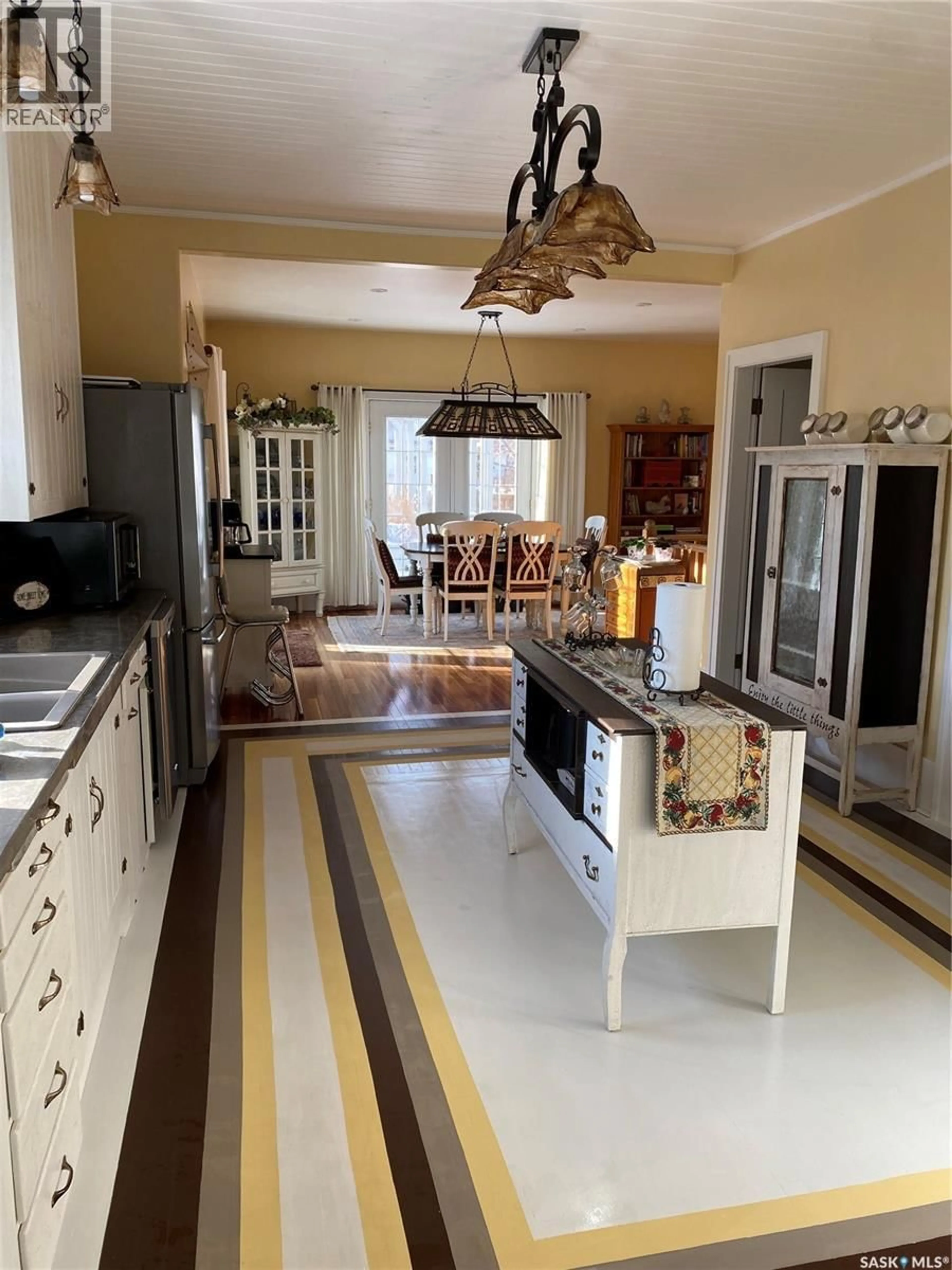 Unknown for 625 CENTRE STREET, Shaunavon Saskatchewan S0N2M0