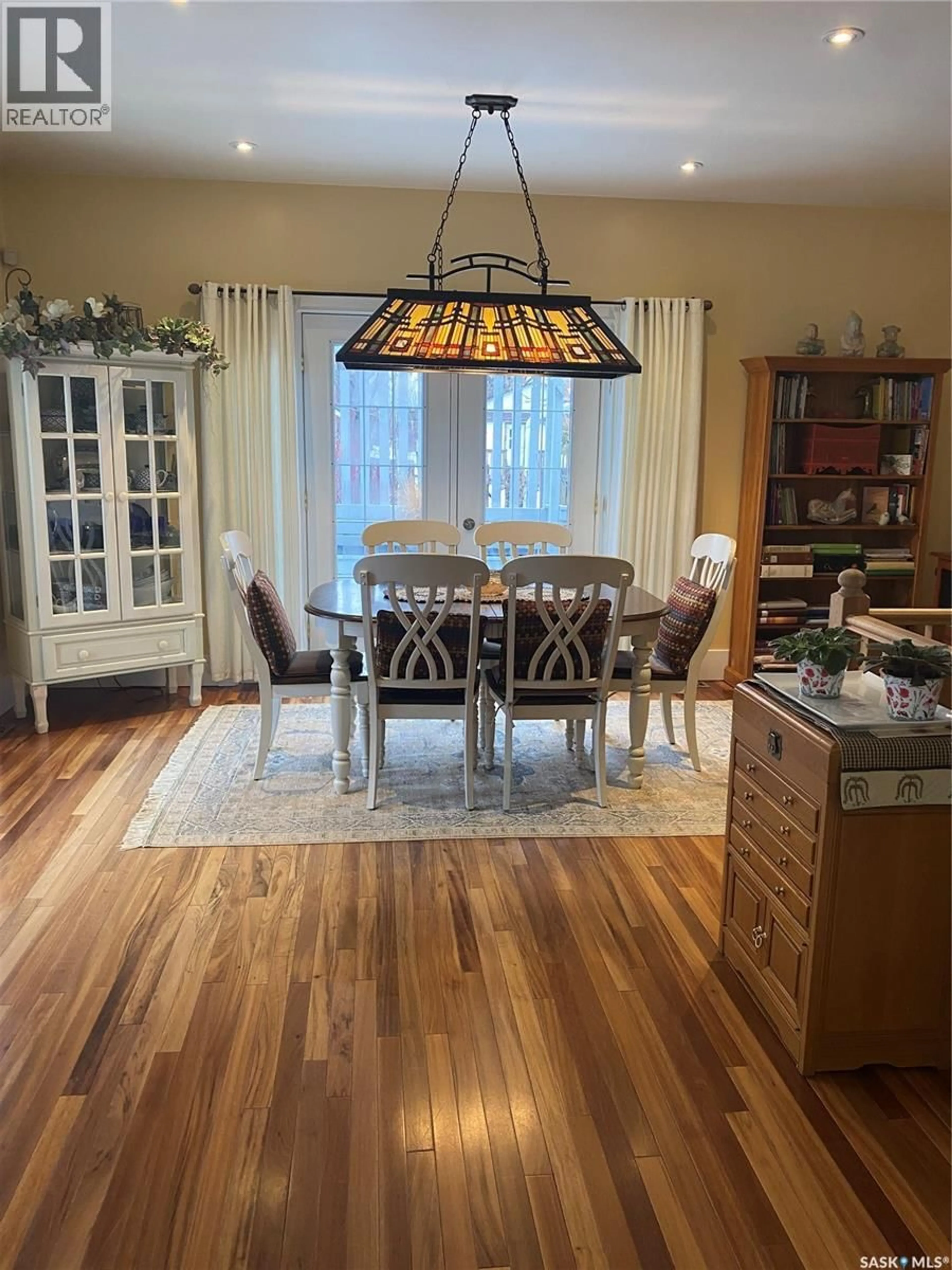 Dining room, wood/laminate floor for 625 CENTRE STREET, Shaunavon Saskatchewan S0N2M0