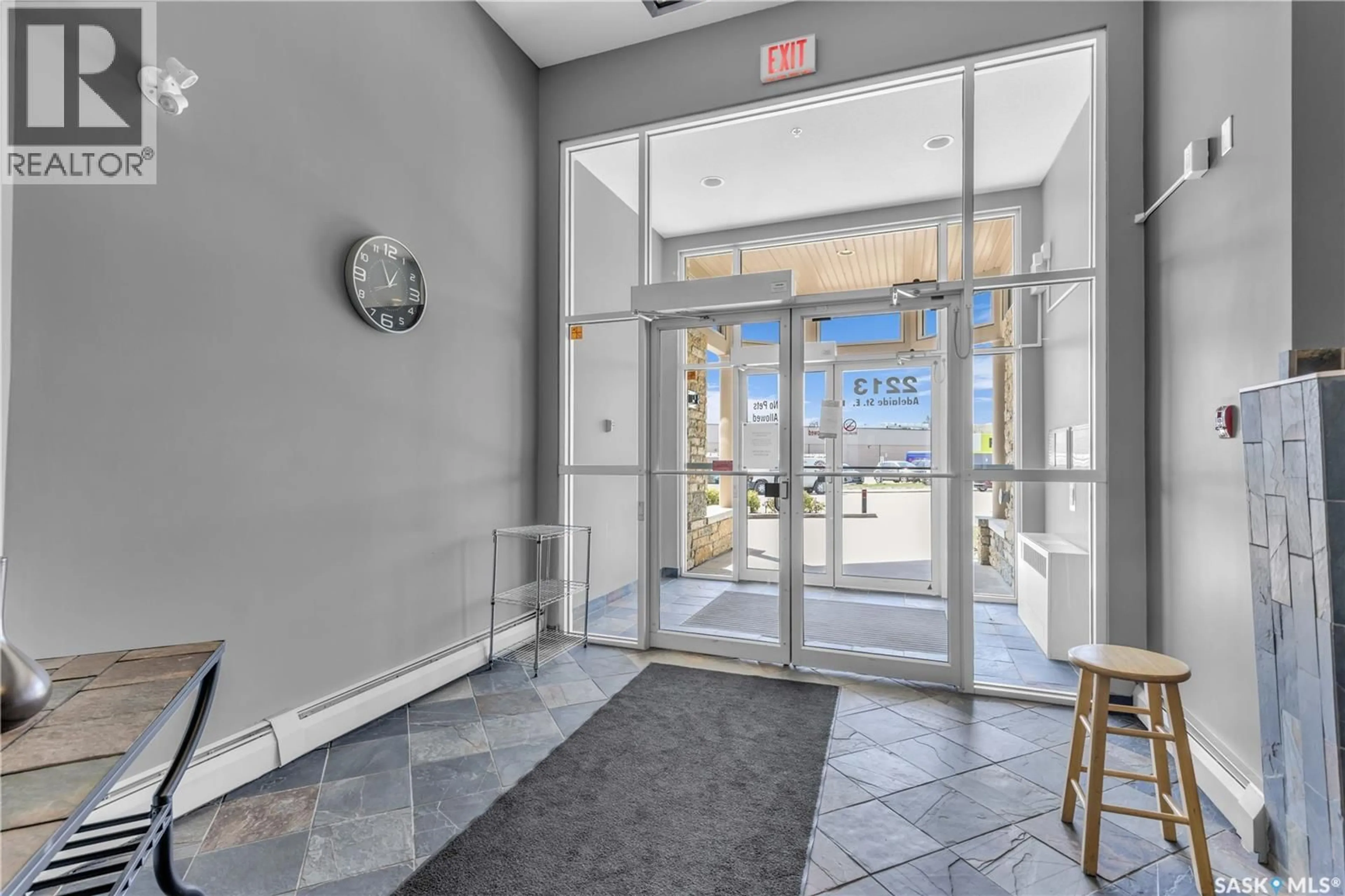Indoor foyer for 102 - 2213 ADELAIDE STREET, Saskatoon Saskatchewan S7J0J6