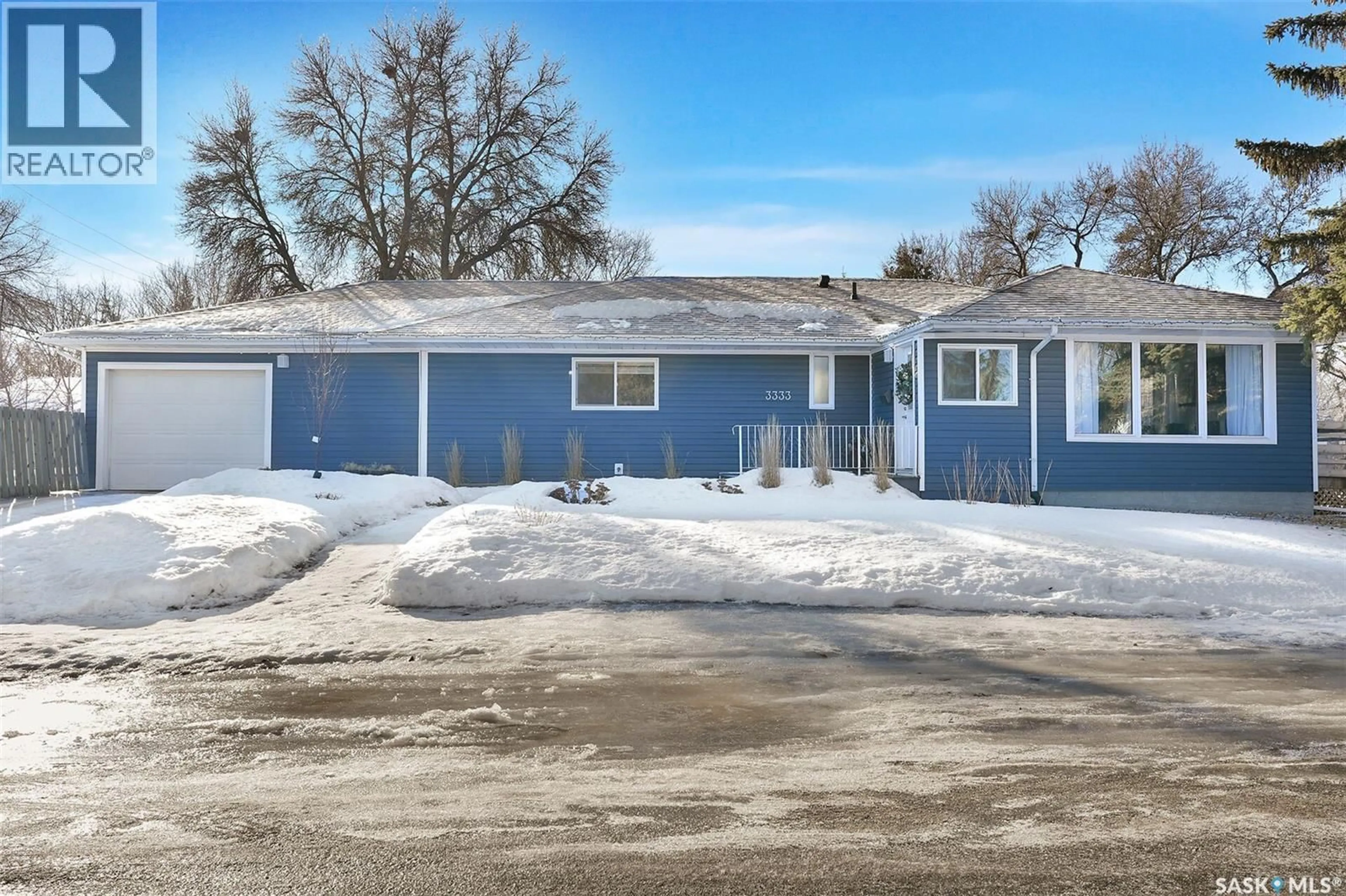 A pic from outside/outdoor area/front of a property/back of a property/a pic from drone, street for 3333 21ST AVENUE, Regina Saskatchewan S4S0T7