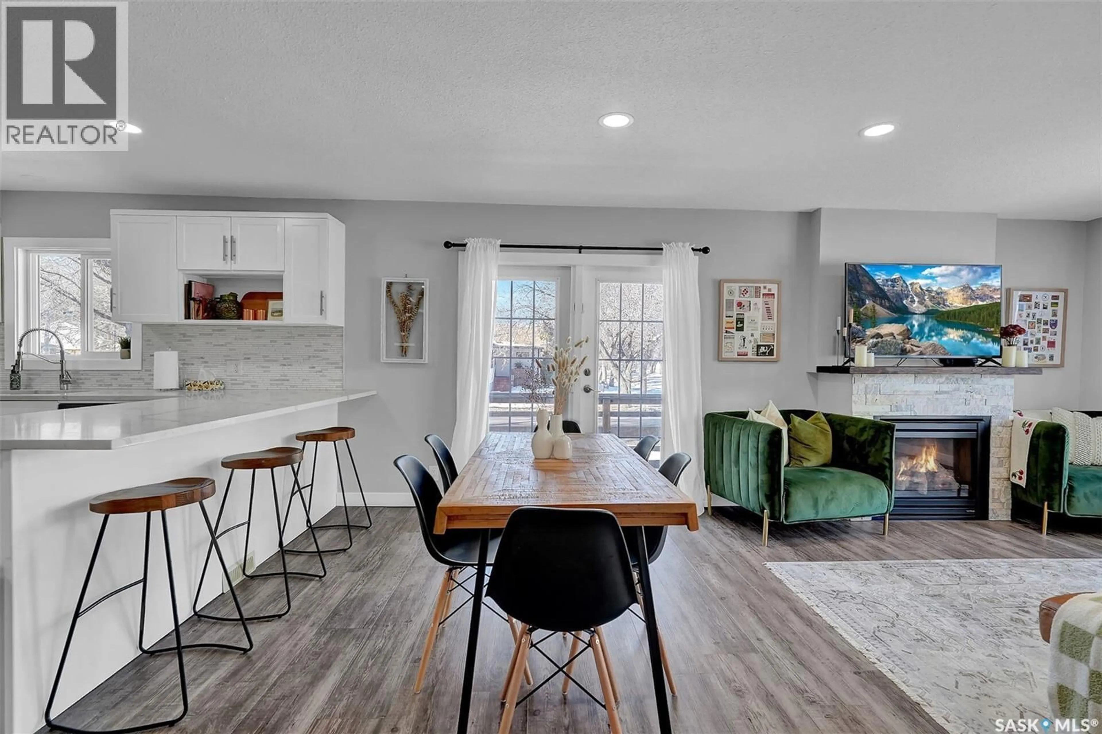 Open concept kitchen, unknown for 3333 21ST AVENUE, Regina Saskatchewan S4S0T7