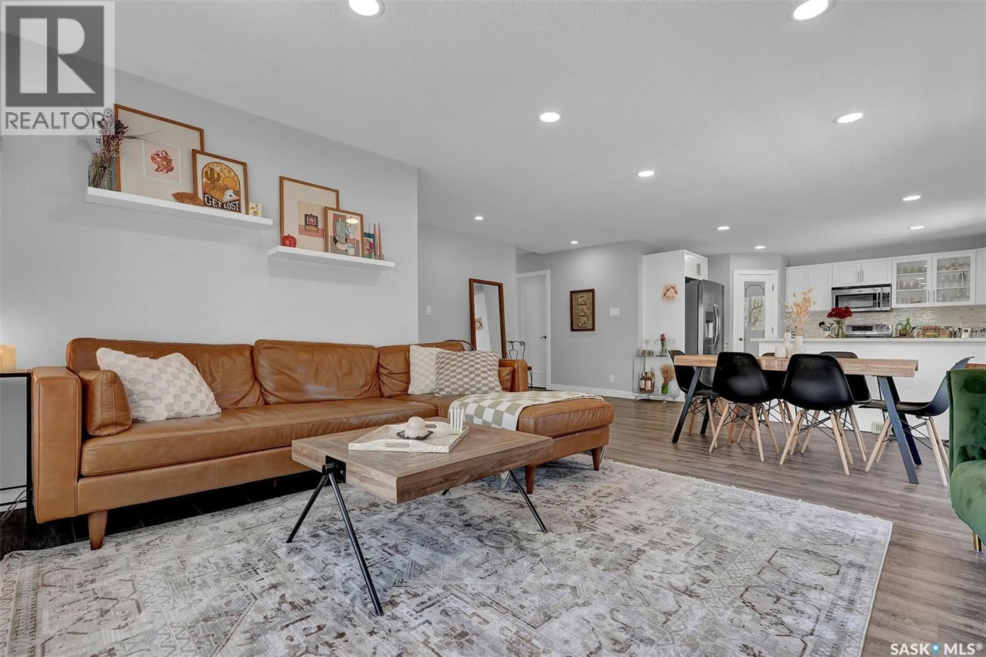 Living room with furniture, unknown for 3333 21ST AVENUE, Regina Saskatchewan S4S0T7