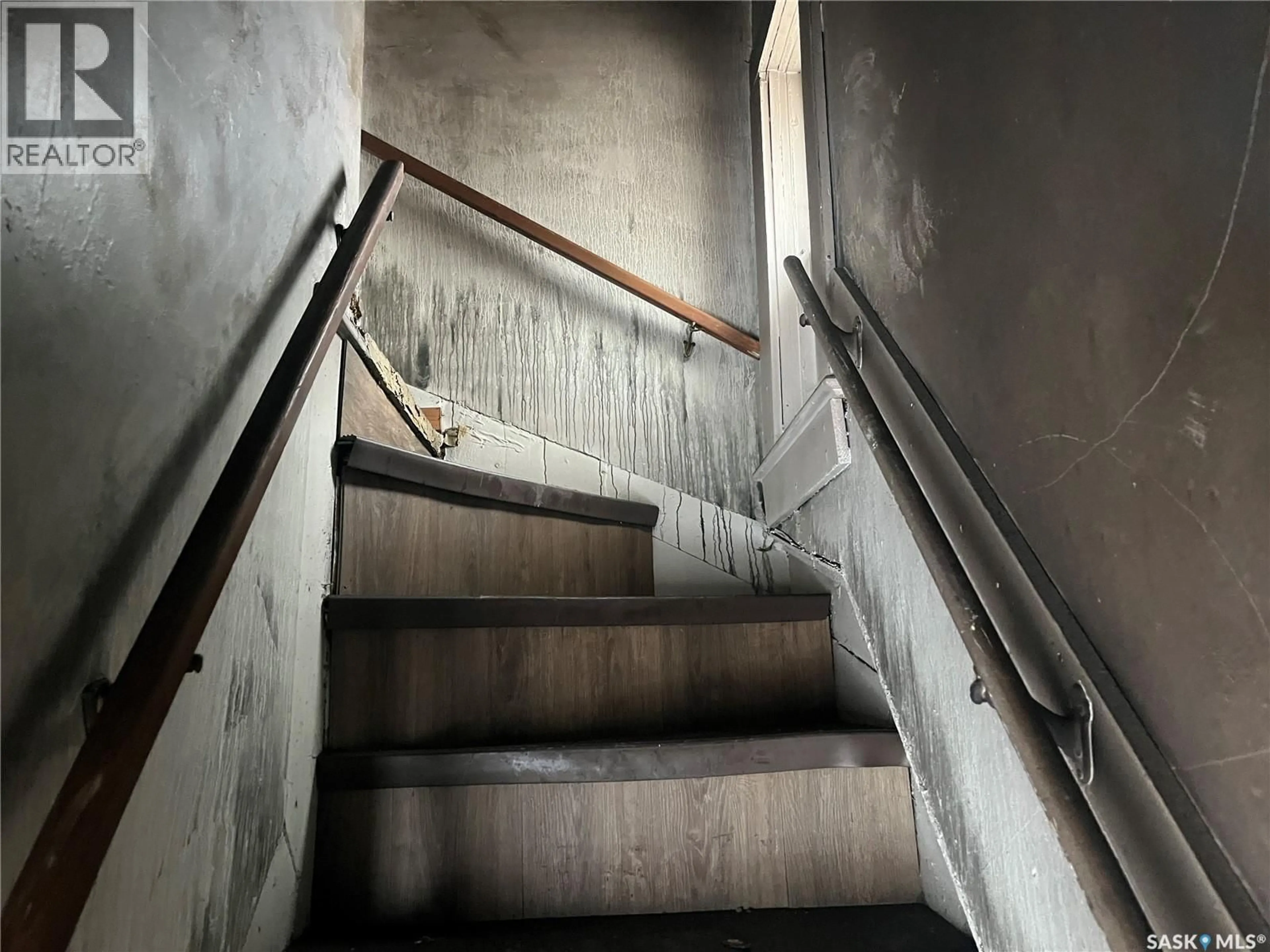 Stairs for 206 2ND STREET, Wynyard Saskatchewan S0A4T0