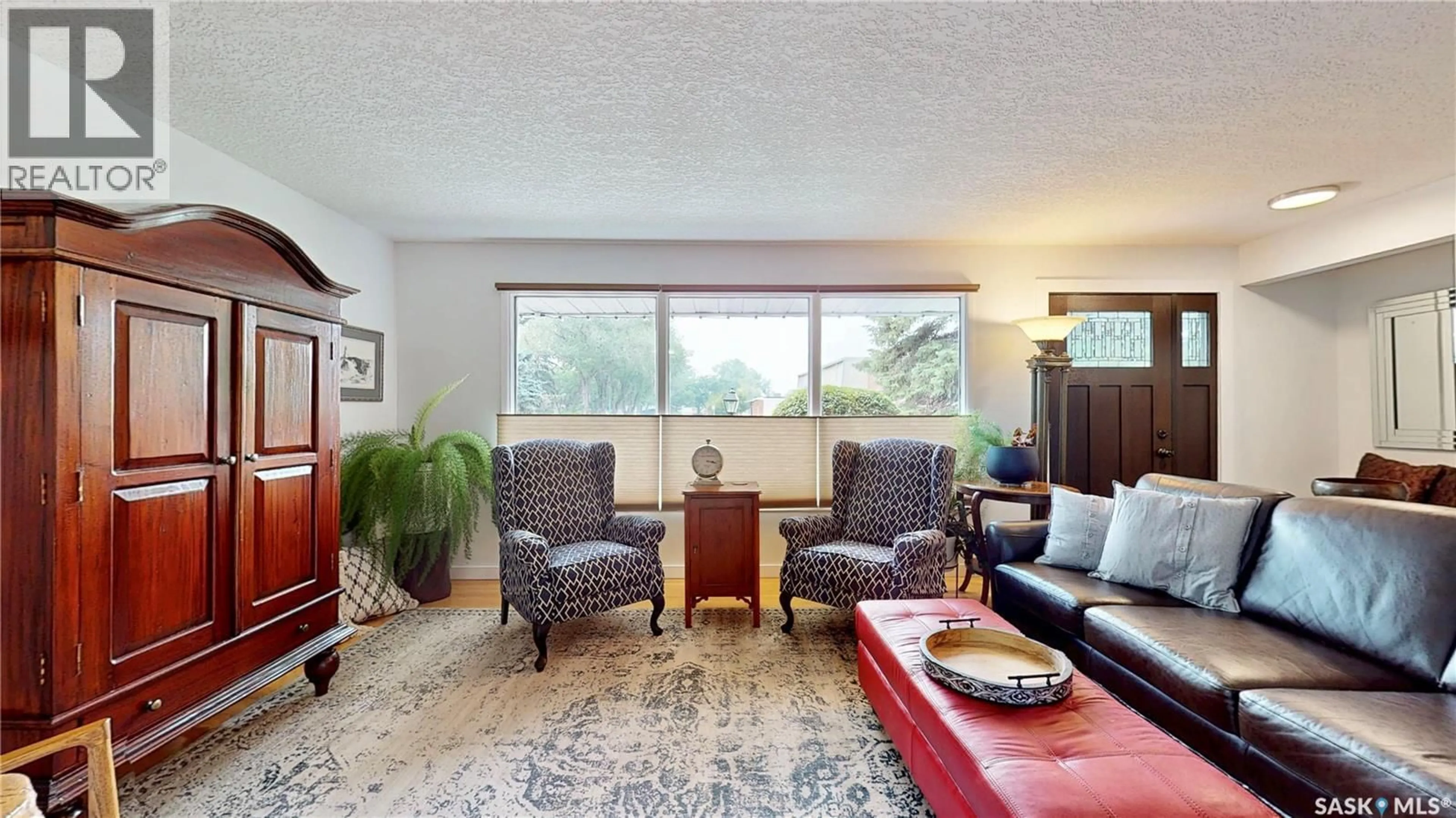 Living room with furniture, unknown for 29 LATTA STREET, Regina Saskatchewan S4S3Y2