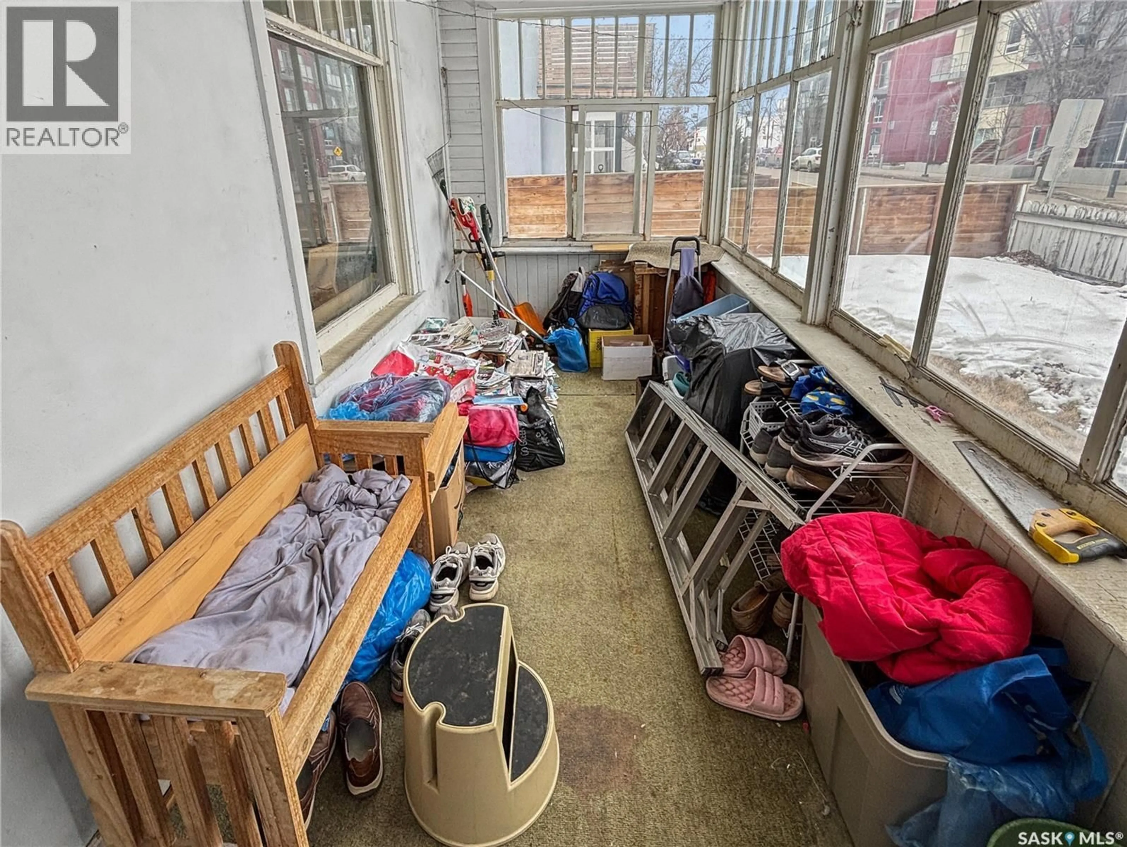 A pic of a room for 421 C AVENUE, Saskatoon Saskatchewan S7M1N6