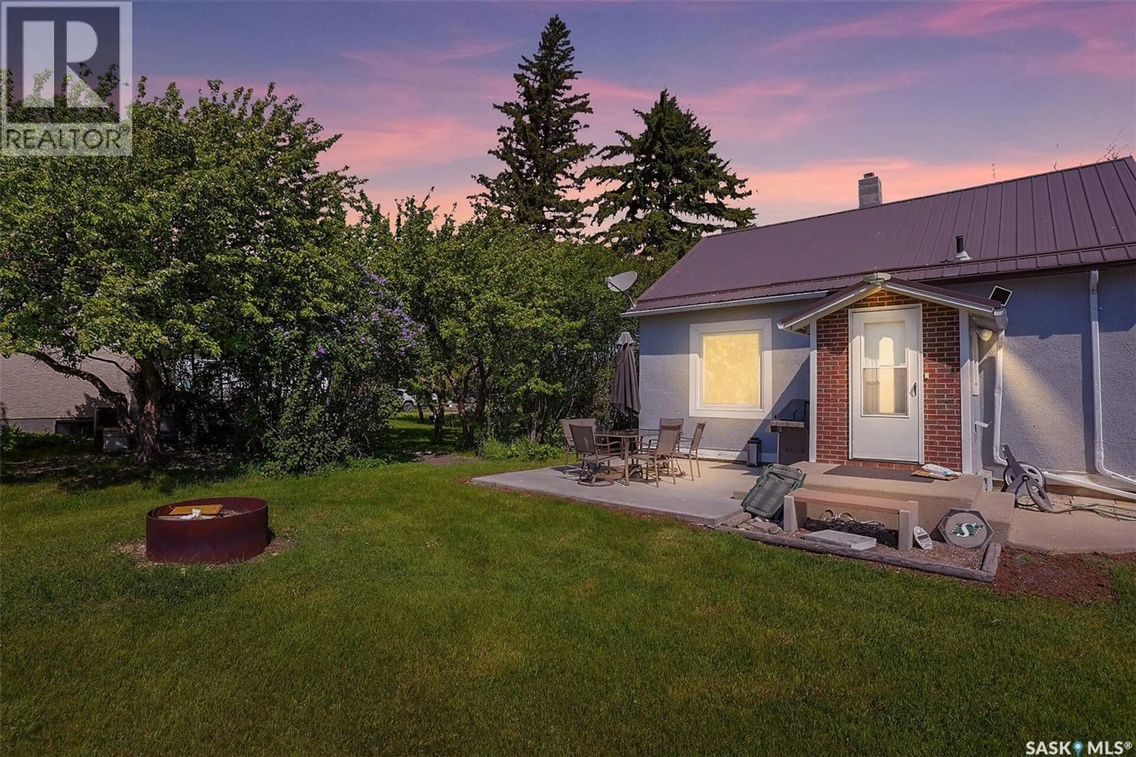 Patio, street for 503 QU'APPELLE AVENUE, Earl Grey Saskatchewan S0G1J0