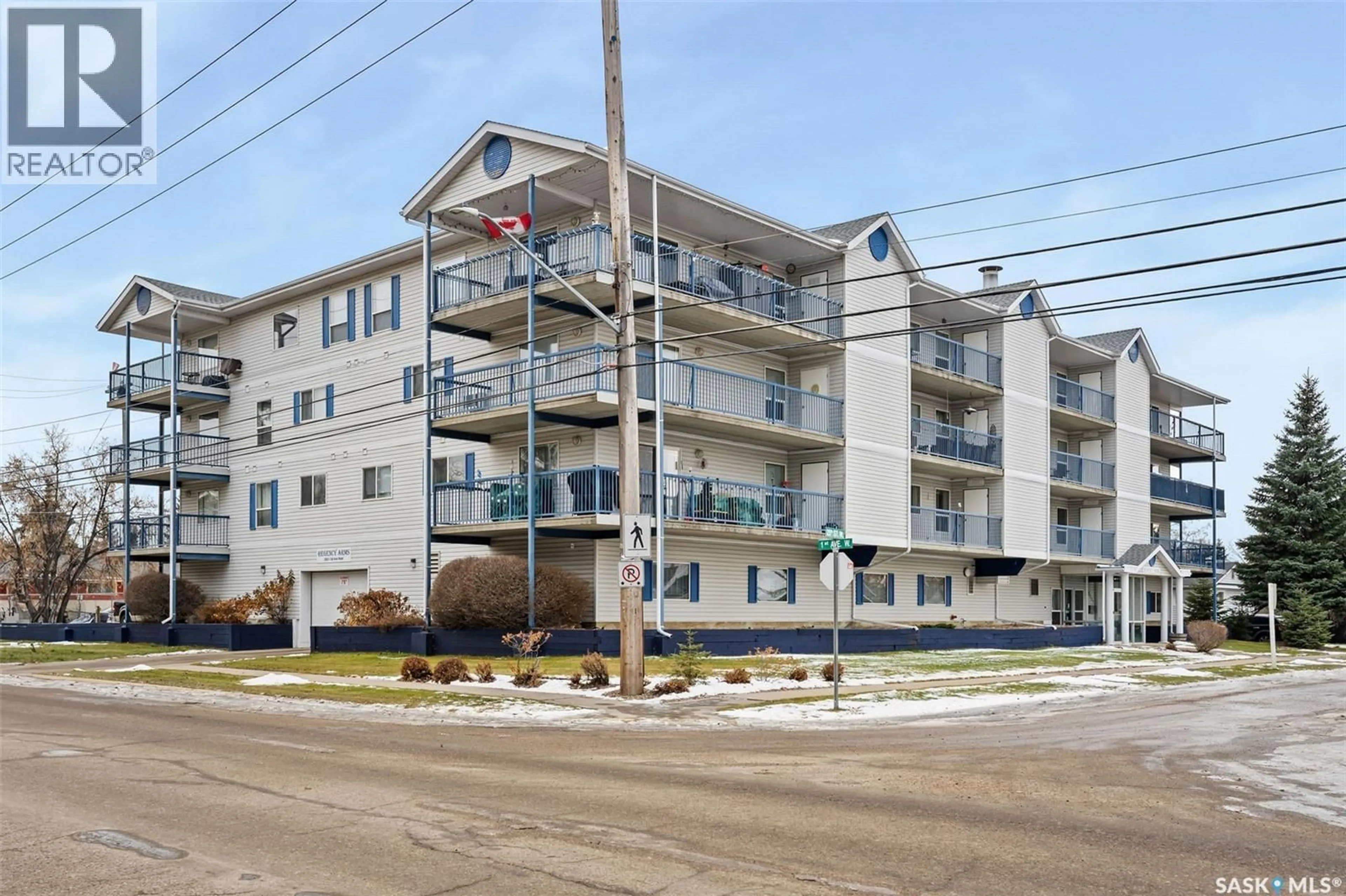 Patio, building for 301 - 2501 1ST AVENUE, Prince Albert Saskatchewan S6V5A3