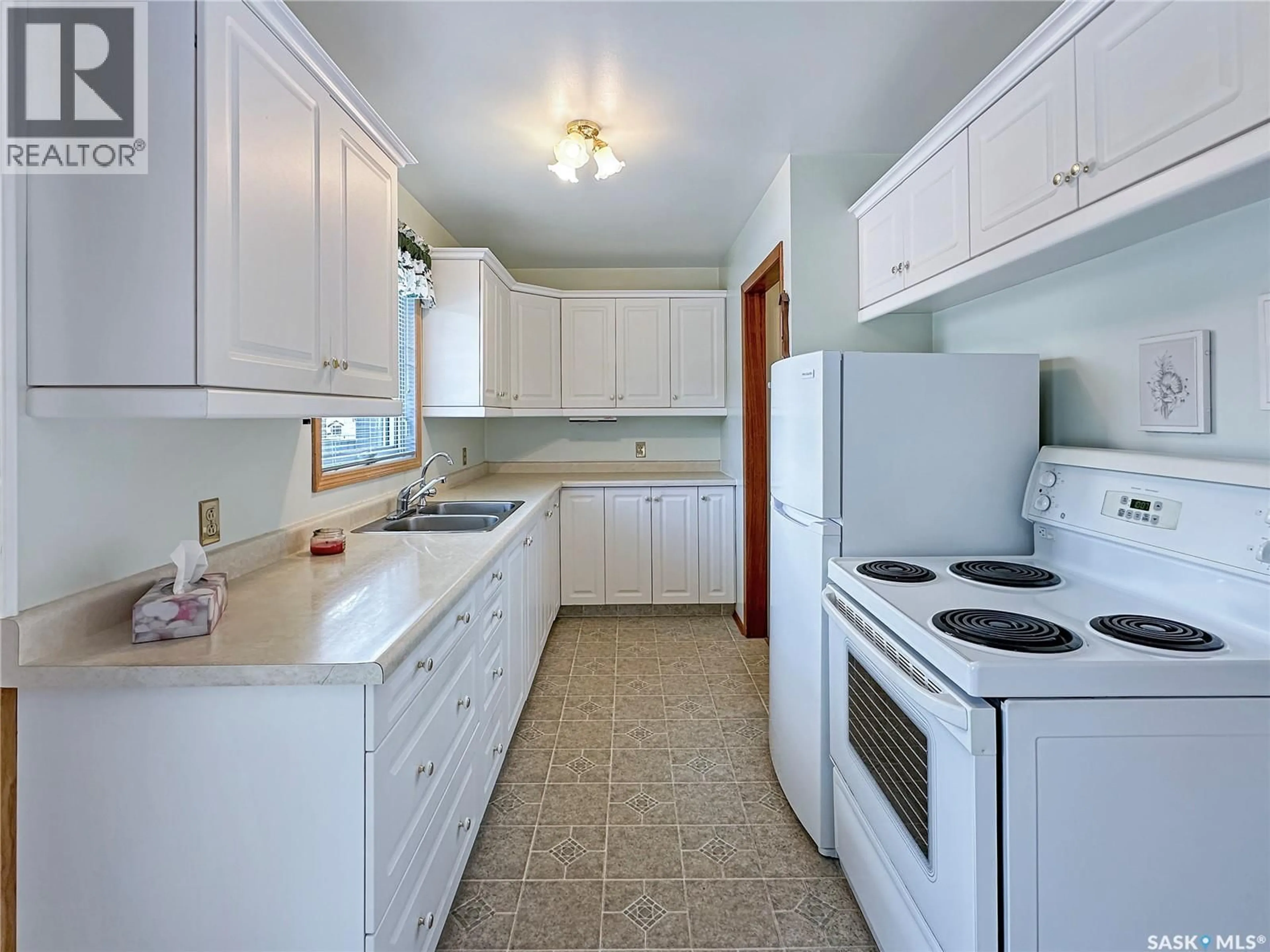 Standard kitchen, ceramic/tile floor for 109 CHARLES CRESCENT, Balcarres Saskatchewan S0G0C0