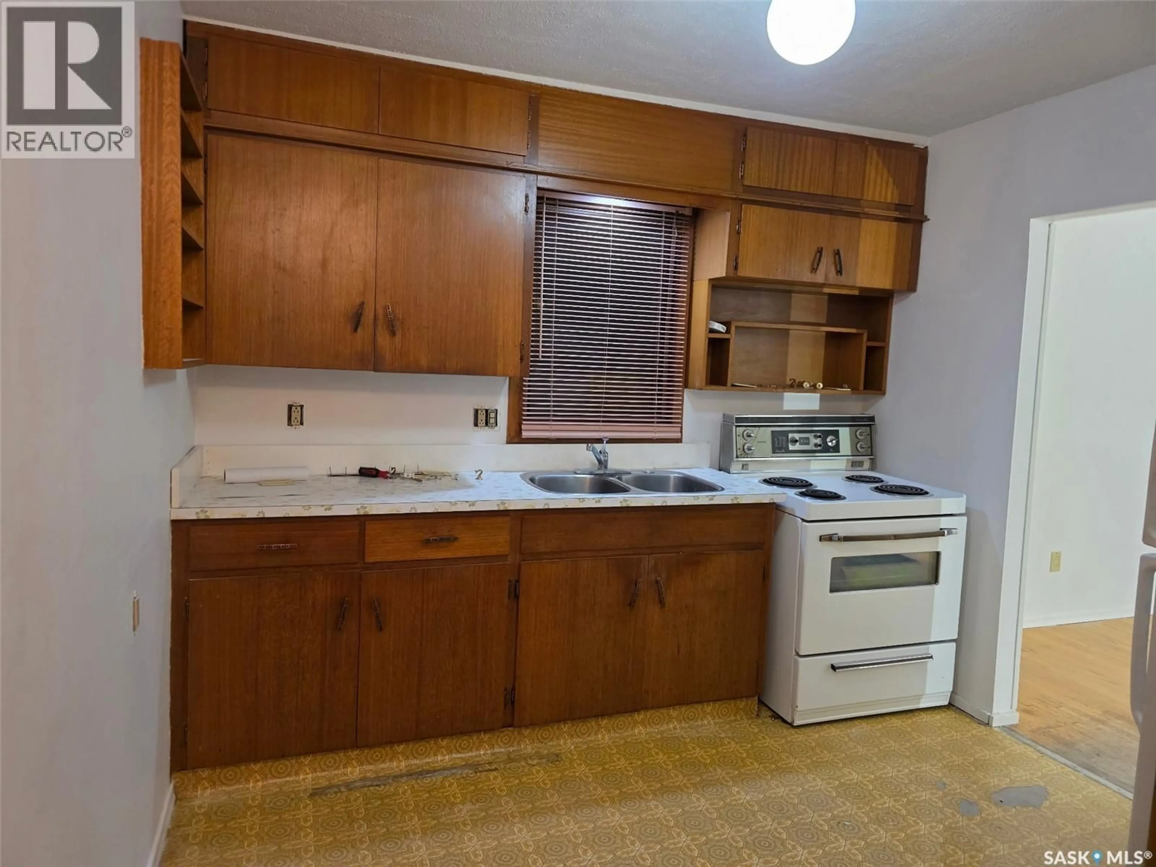 Standard kitchen, unknown for 702 PRINCESS STREET, Regina Saskatchewan S4T3X7