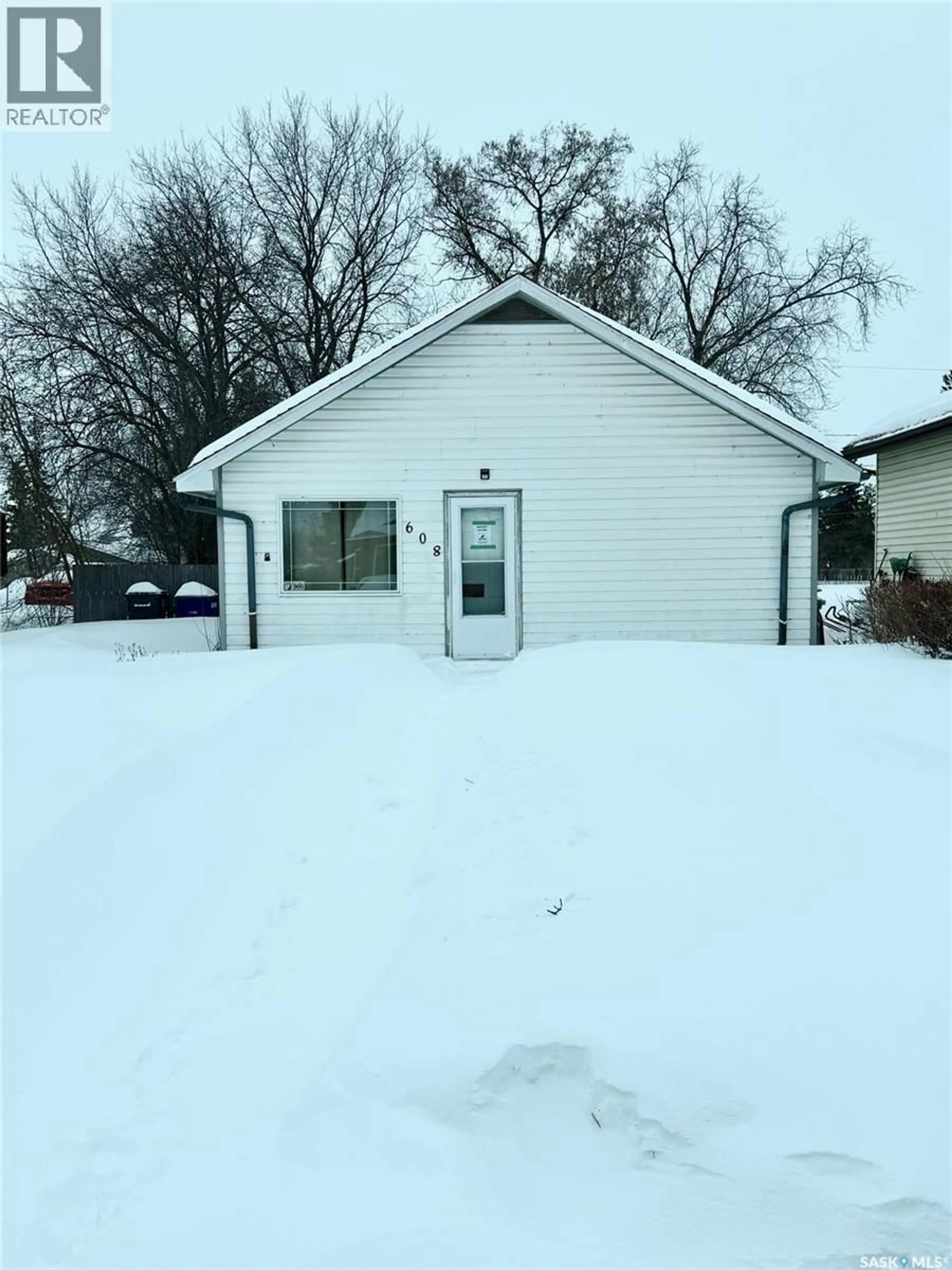 Unknown for 608 3RD AVENUE, Meadow Lake Saskatchewan S9X1A8