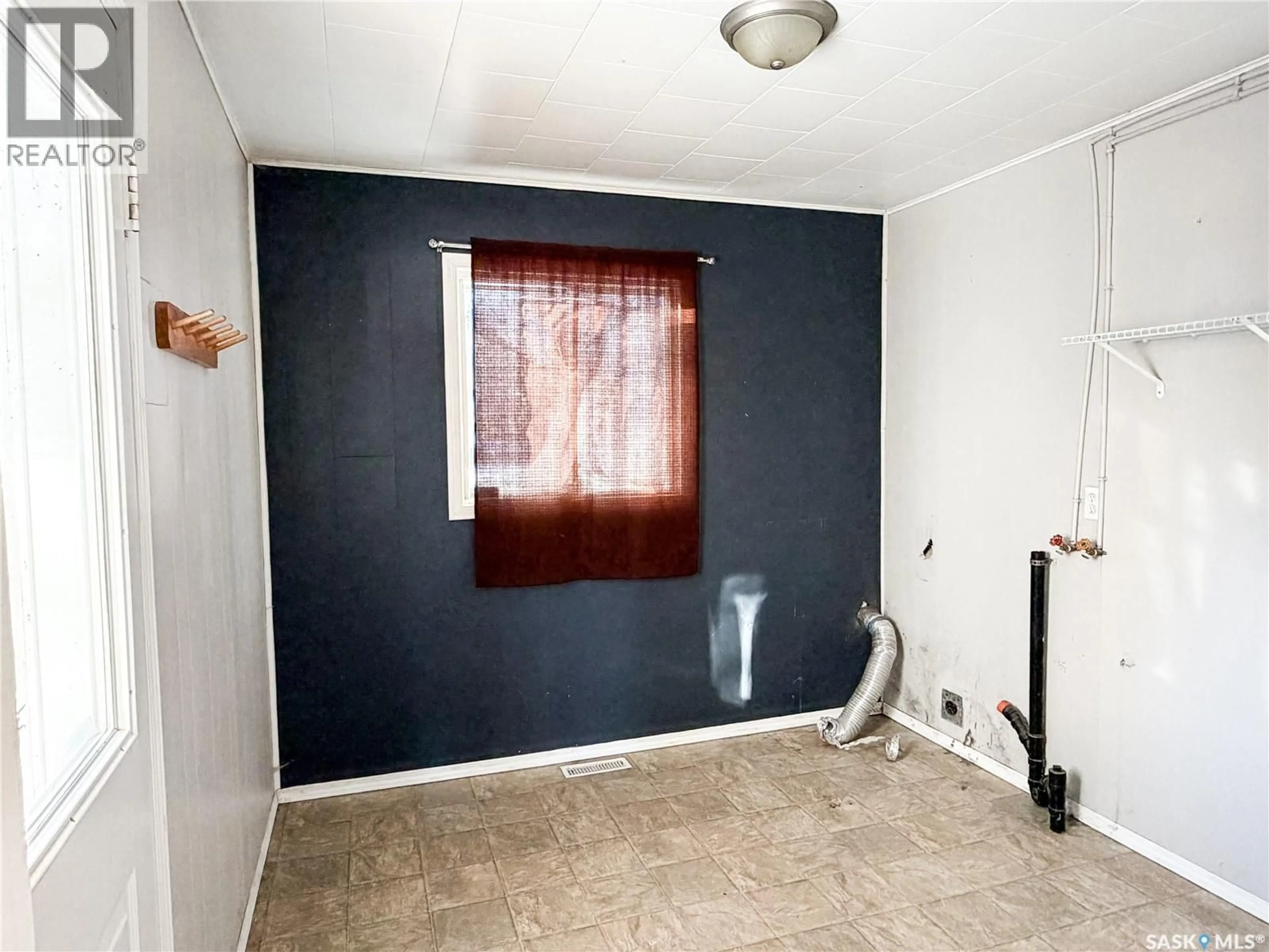 A pic of a room for 608 3RD AVENUE, Meadow Lake Saskatchewan S9X1A8