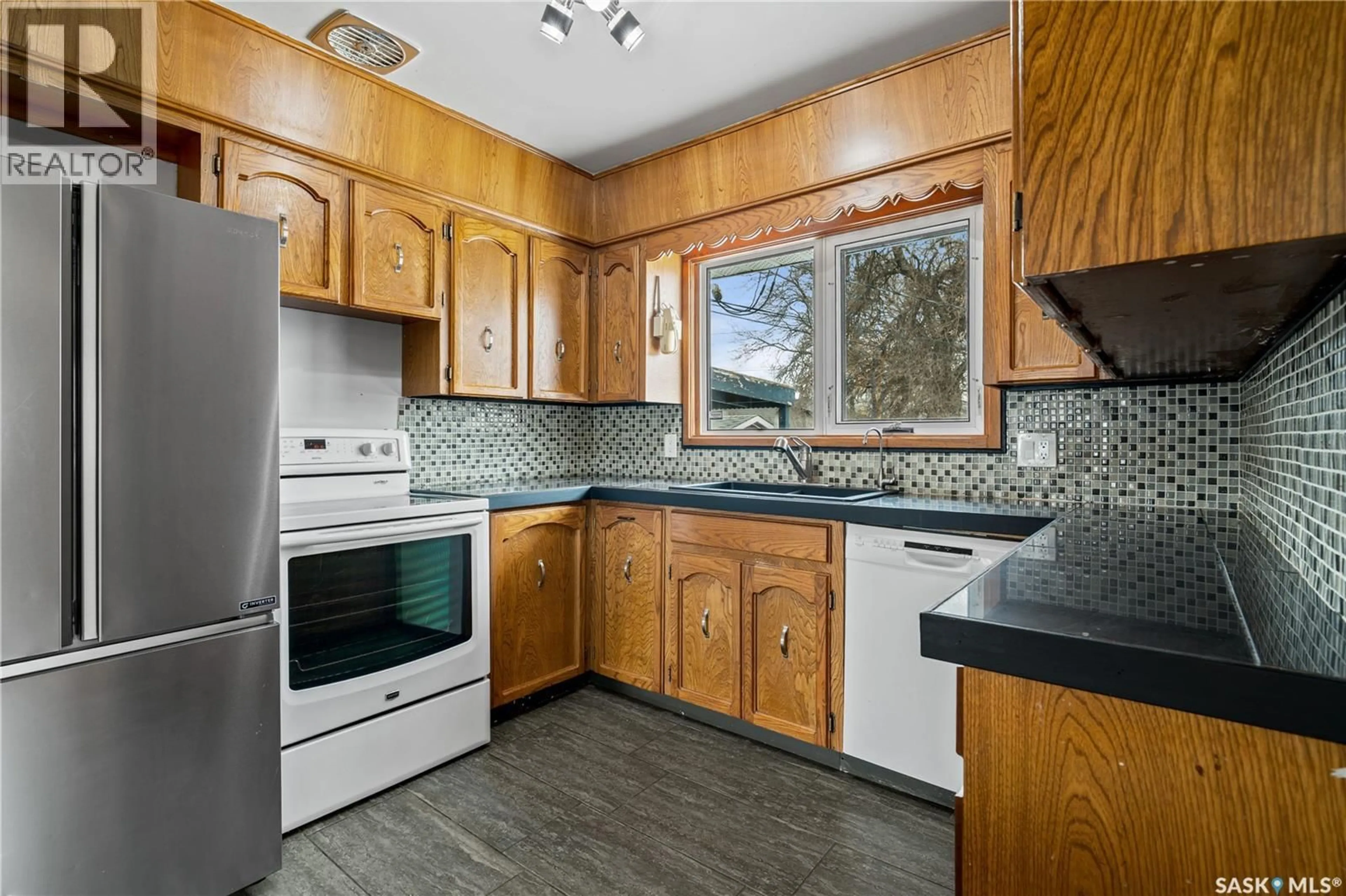 Standard kitchen, unknown for 5306 5TH AVENUE, Regina Saskatchewan S4T0M4