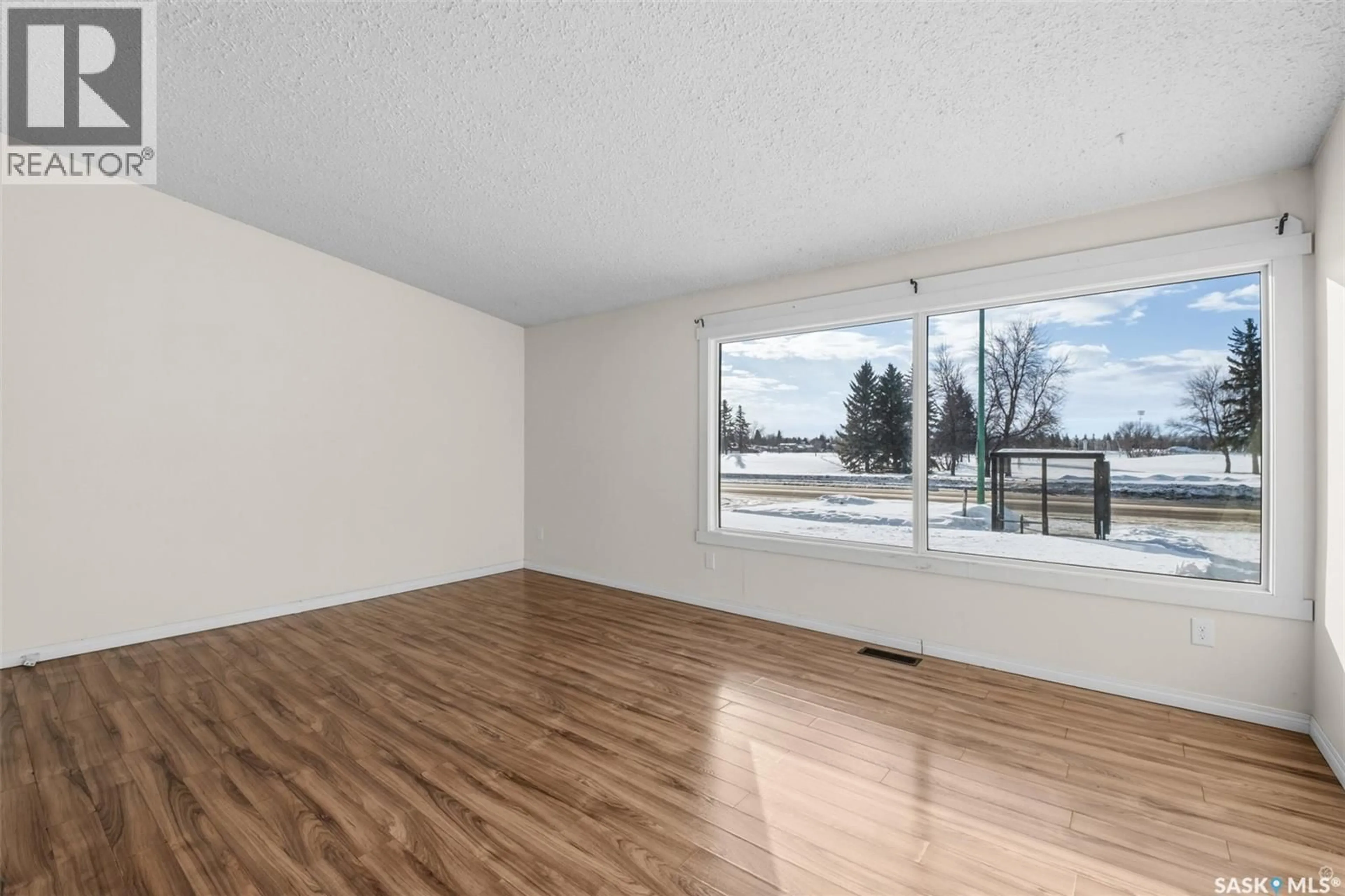 A pic of a room for 824-826 28TH STREET, Prince Albert Saskatchewan S6V1Y1