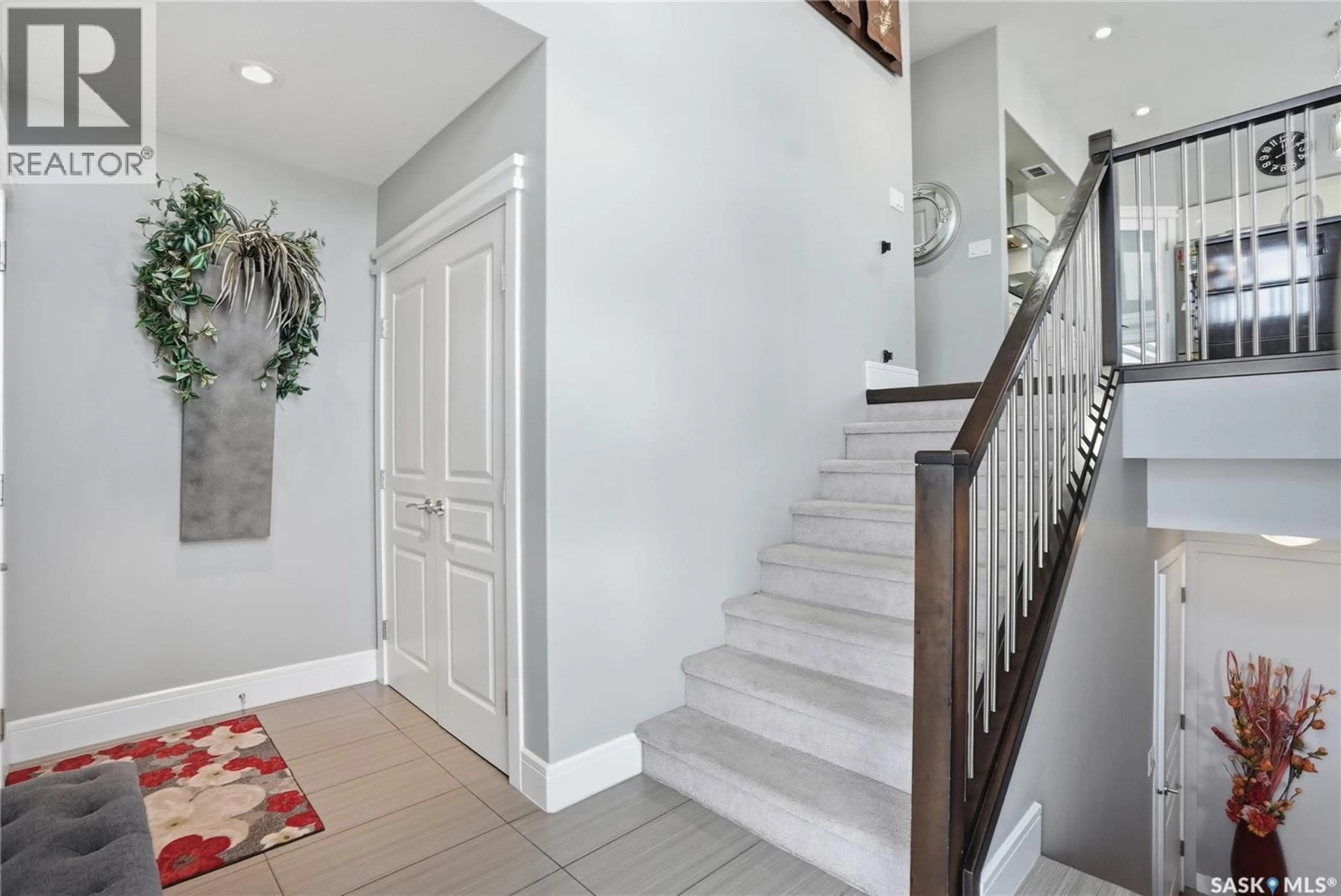 Indoor entryway for 322 OLSON LANE, Saskatoon Saskatchewan S7V0J7