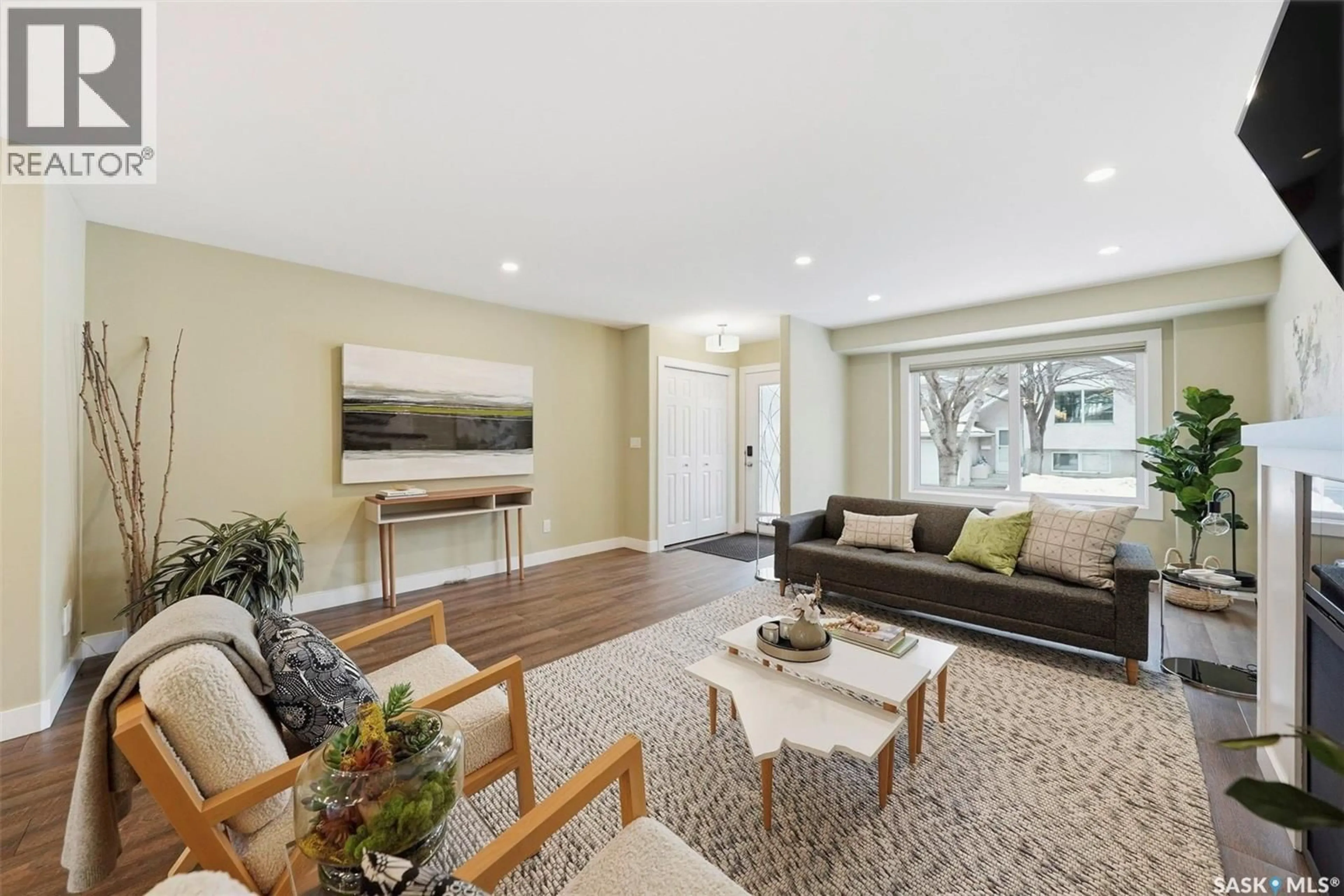 Living room with furniture, unknown for 109 - 330 LARONGE ROAD, Saskatoon Saskatchewan S7K8B9