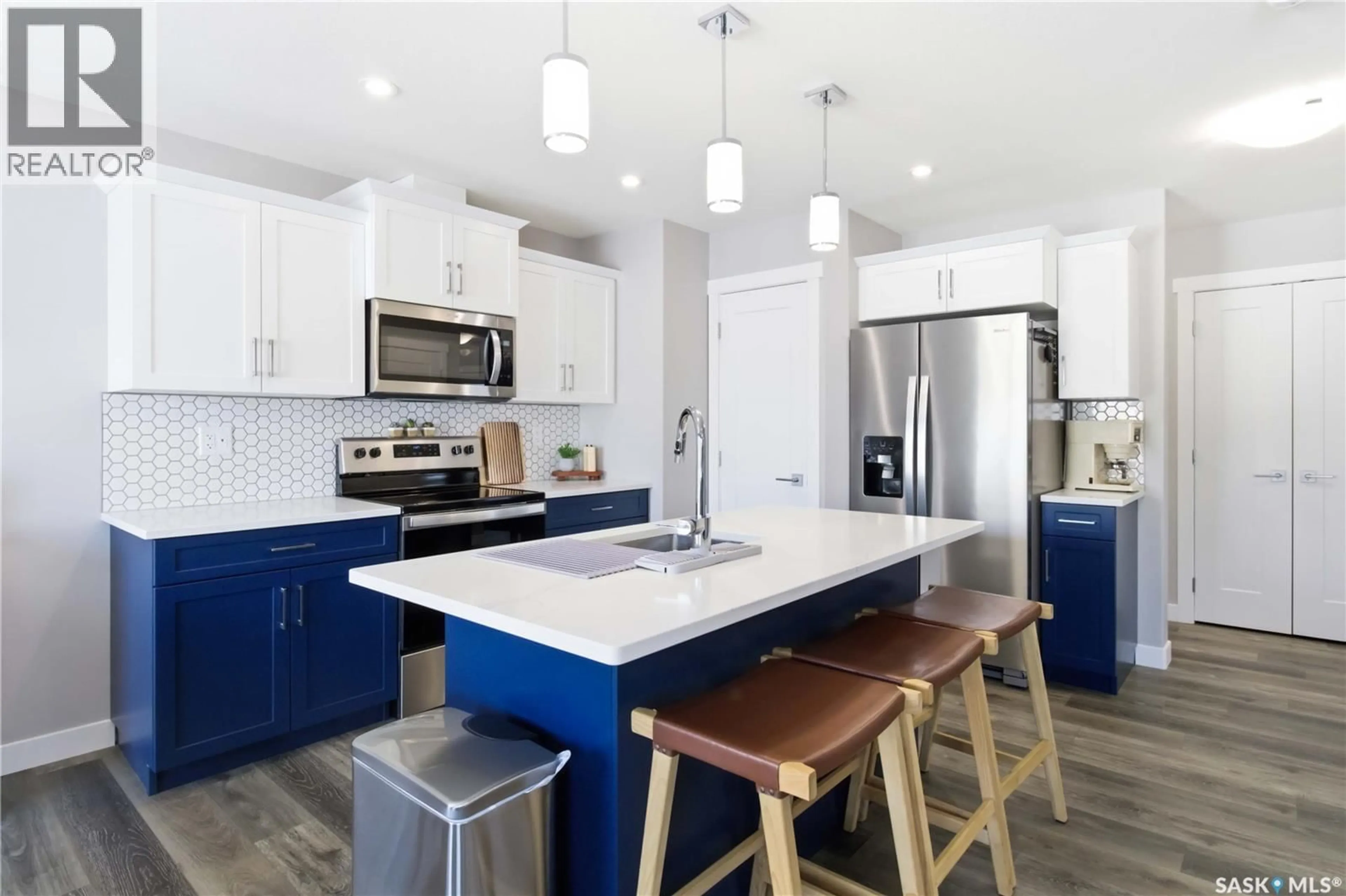 Open concept kitchen, unknown for 416 MYLES HEIDT MANOR, Saskatoon Saskatchewan S7W1J1