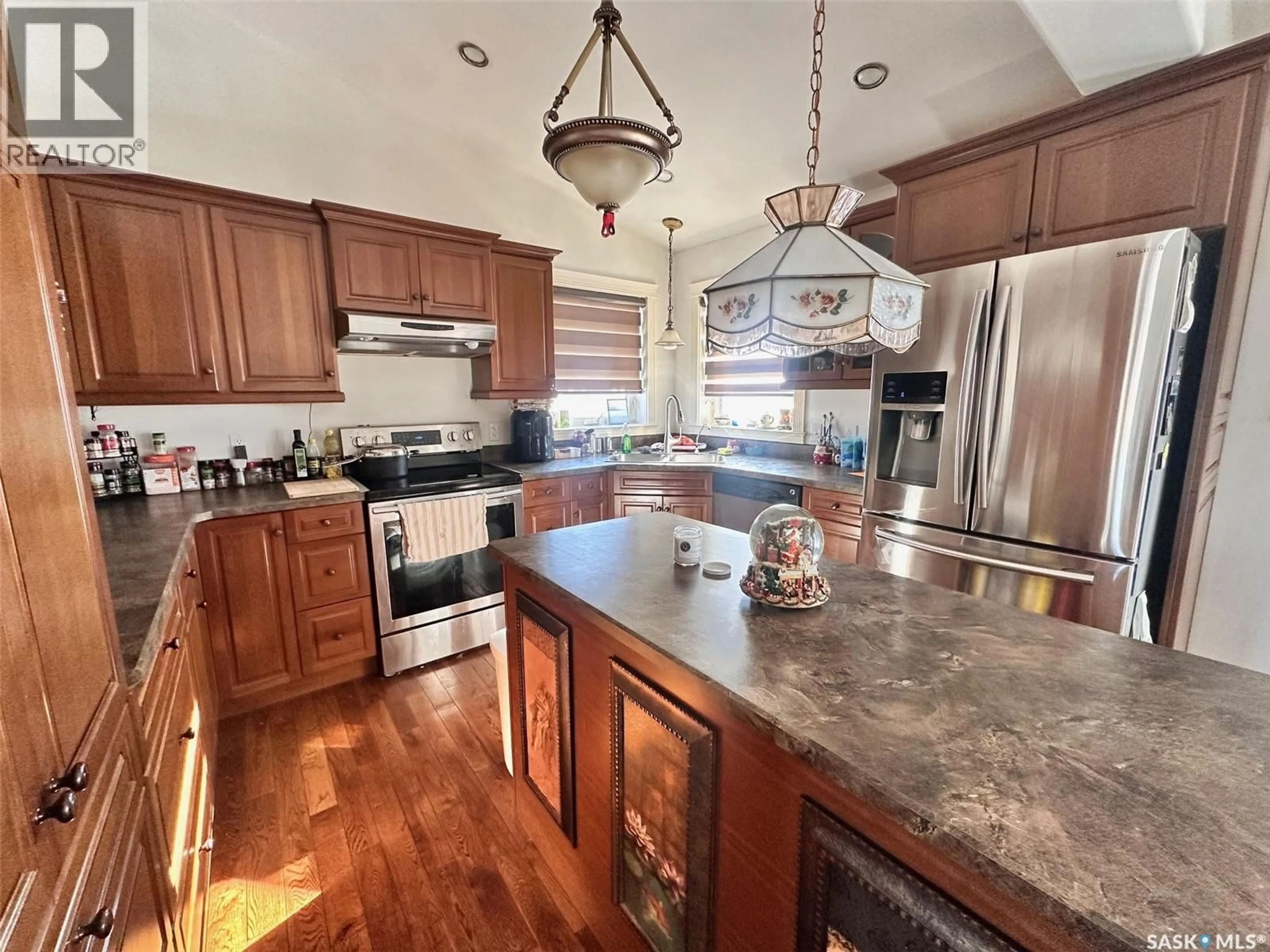 Open concept kitchen, unknown for 506 2ND AVENUE PLACE, Radisson Saskatchewan S0K3L0