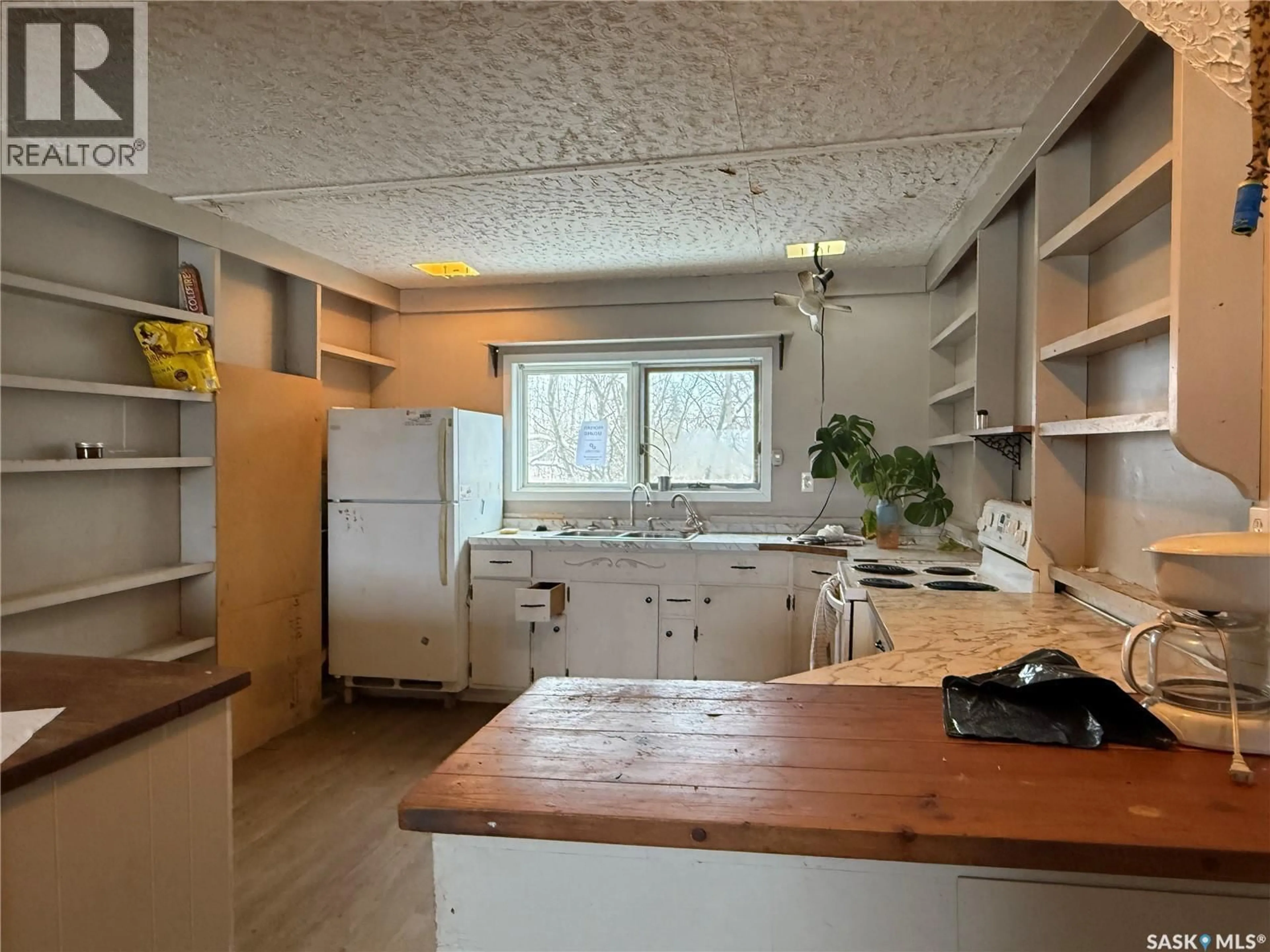 Standard kitchen, unknown for 701 10 HIGHWAY, Stanley Rm No. 215 Saskatchewan S0A0S0