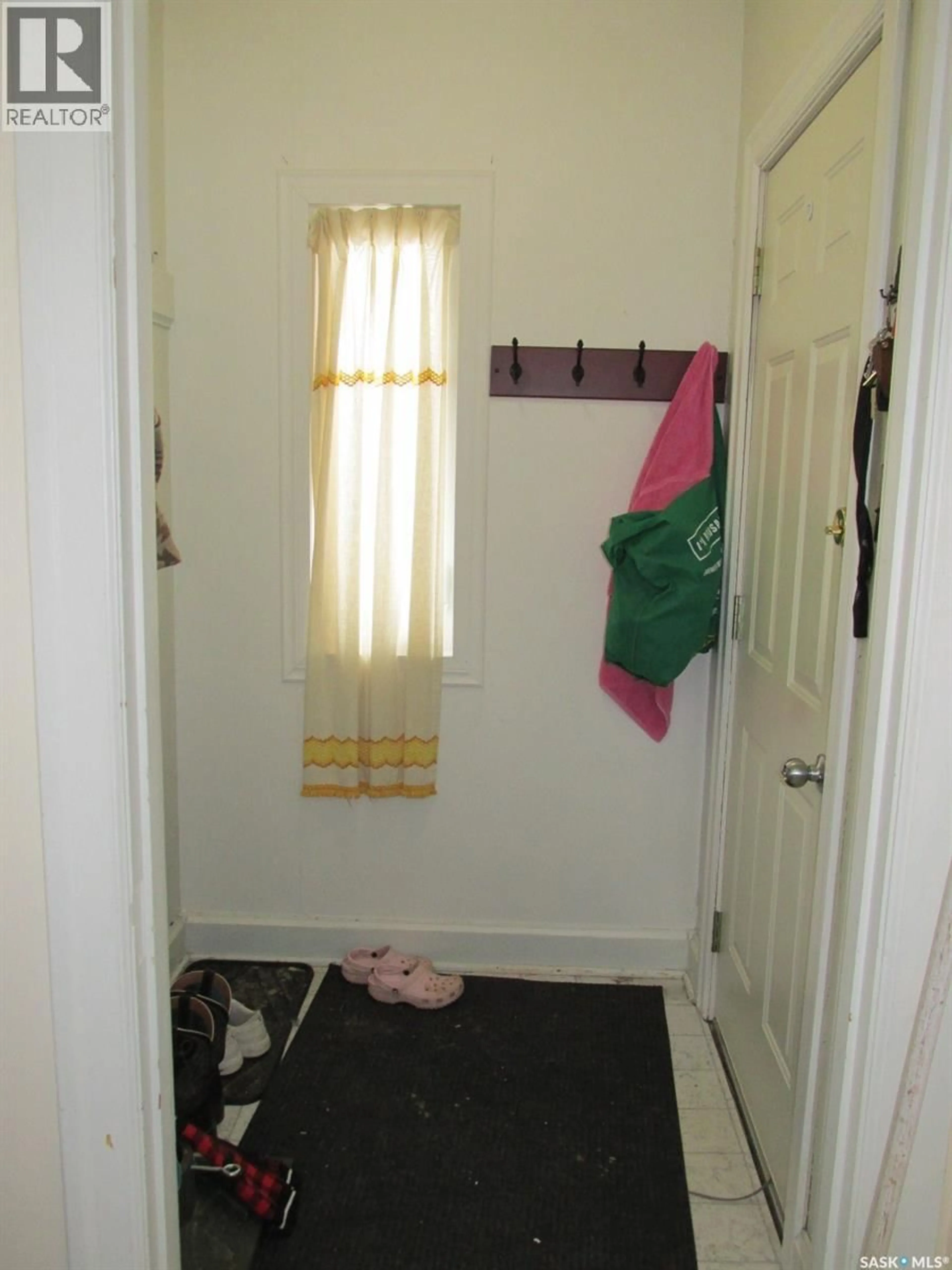 Unknown for 413 1ST STREET, Nipawin Saskatchewan S0E1E0