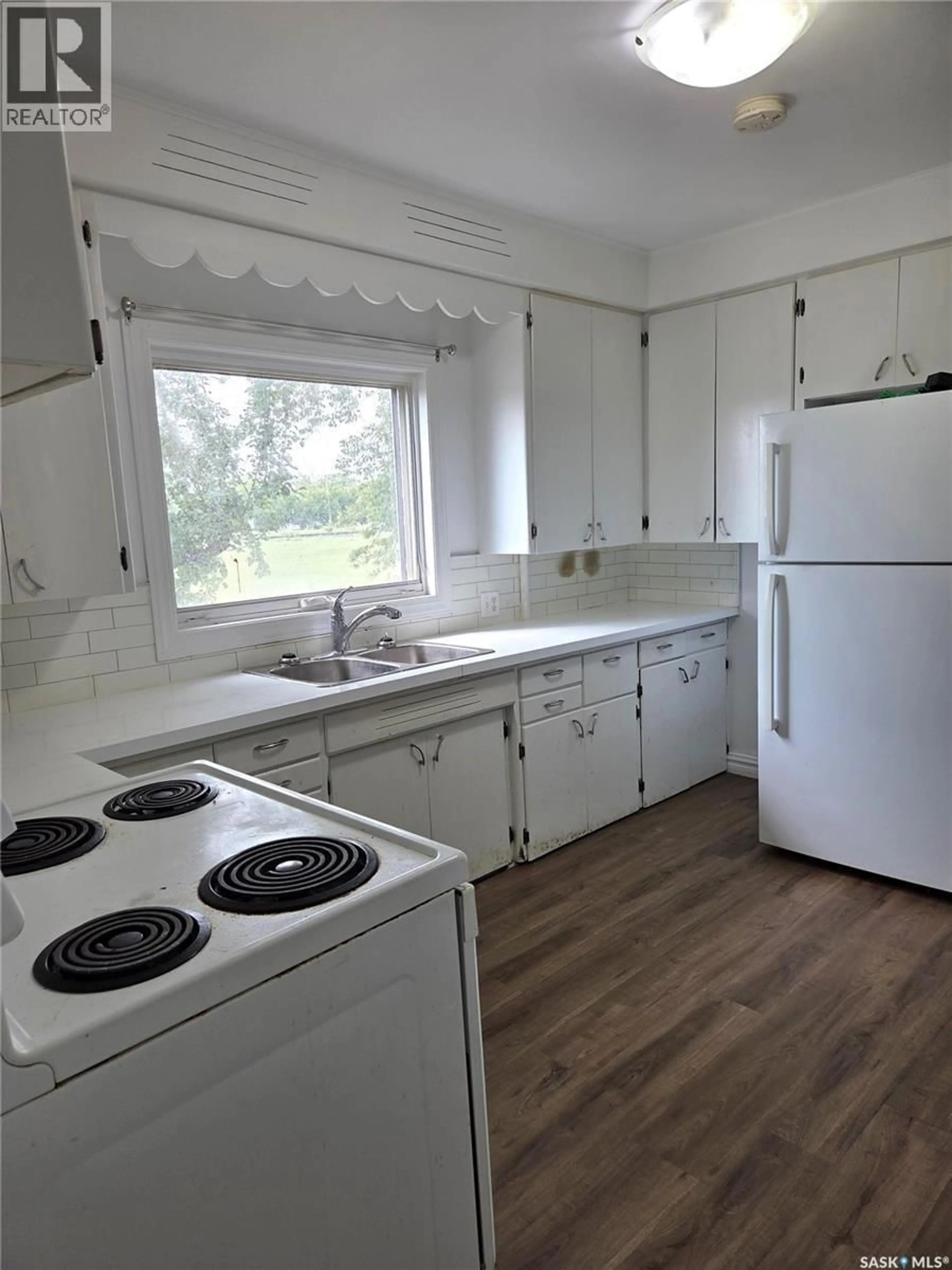Standard kitchen, unknown for 110 MAIN STREET, Dalmeny Saskatchewan S0K1E0