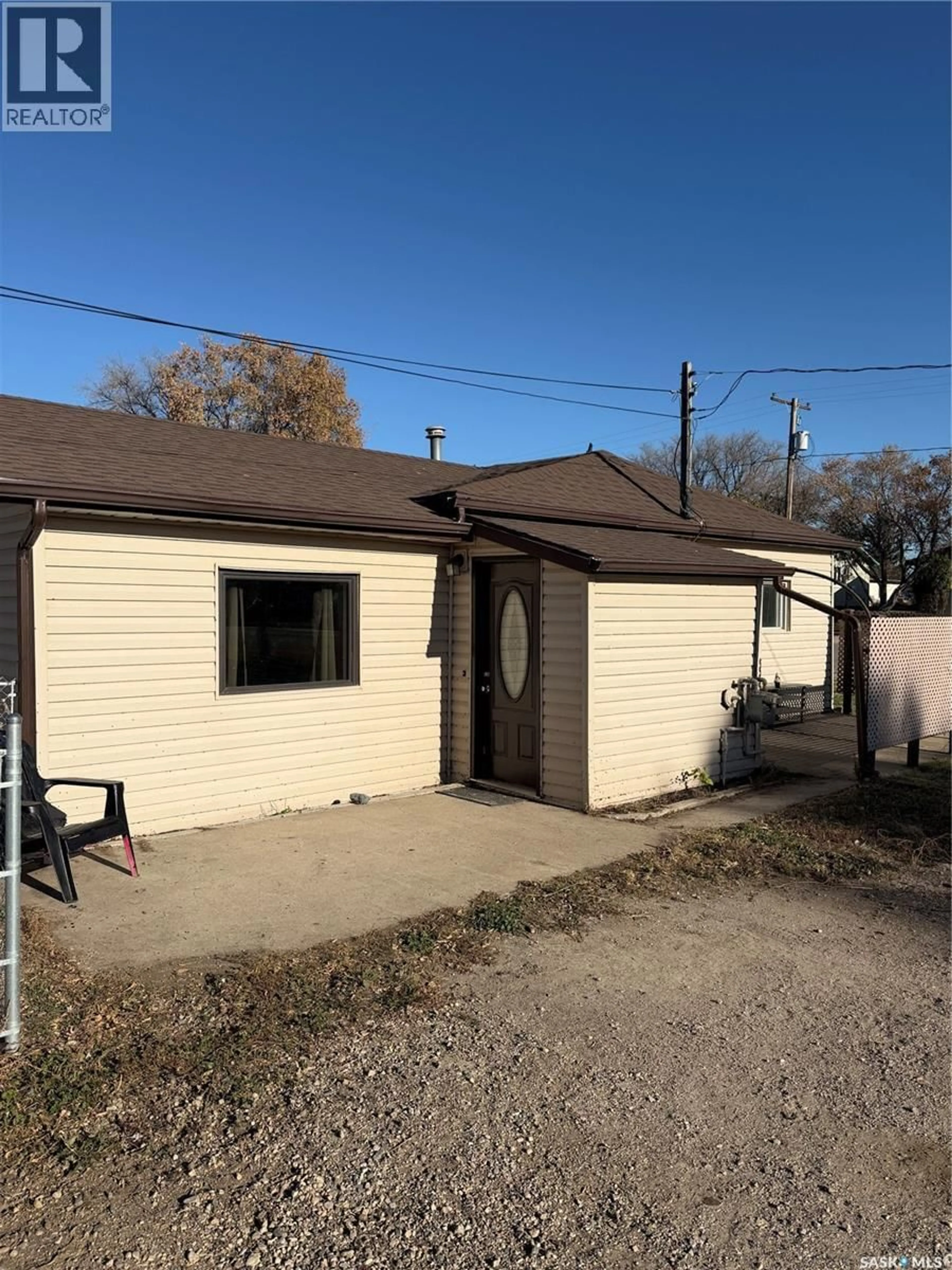 A pic from outside/outdoor area/front of a property/back of a property/a pic from drone, street for 322 2ND AVENUE, Young Saskatchewan S0K4Y0