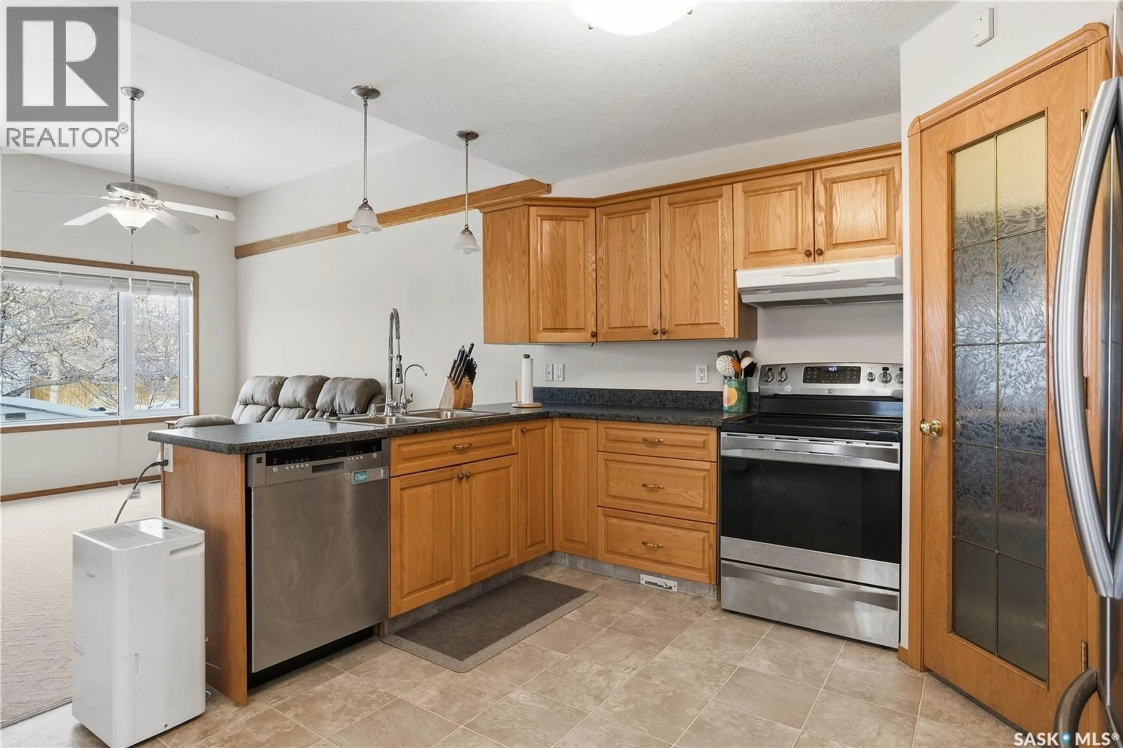 Standard kitchen, ceramic/tile floor for 1134 DEGELMAN DRIVE, Regina Saskatchewan S4N7P7