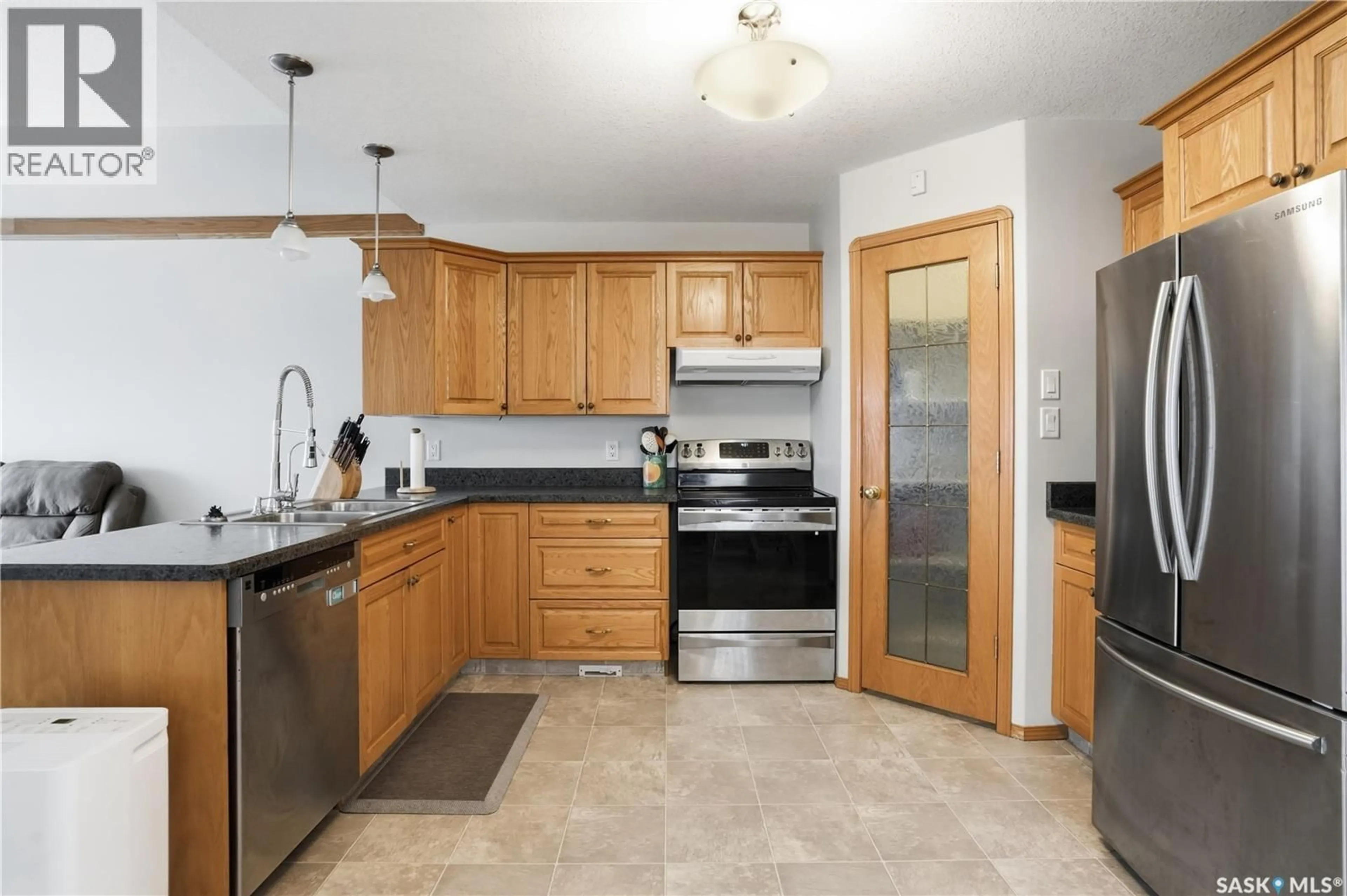 Standard kitchen, ceramic/tile floor for 1134 DEGELMAN DRIVE, Regina Saskatchewan S4N7P7