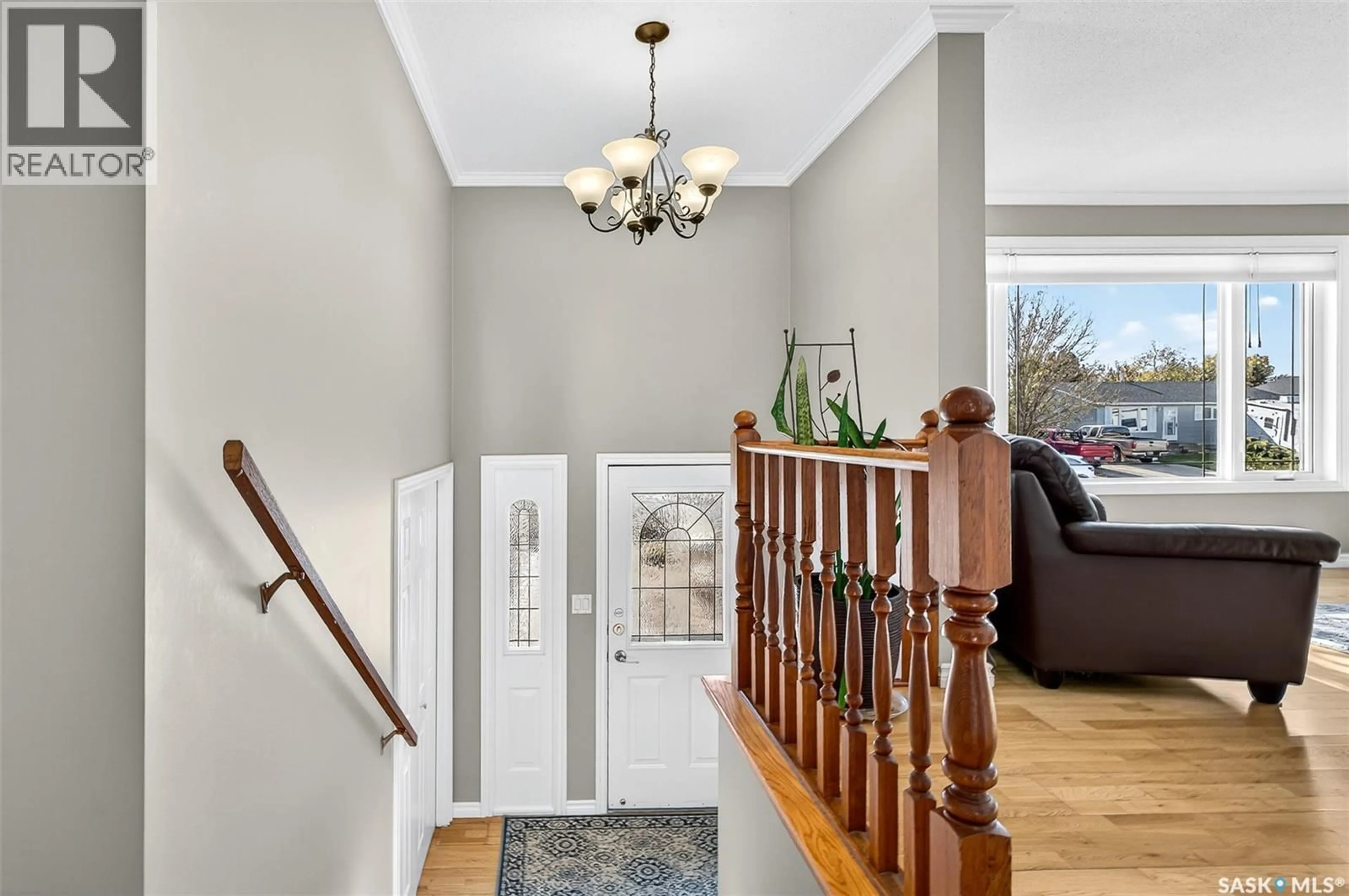 Indoor foyer for 1646 SMITH STREET, Moose Jaw Saskatchewan S6H1A8