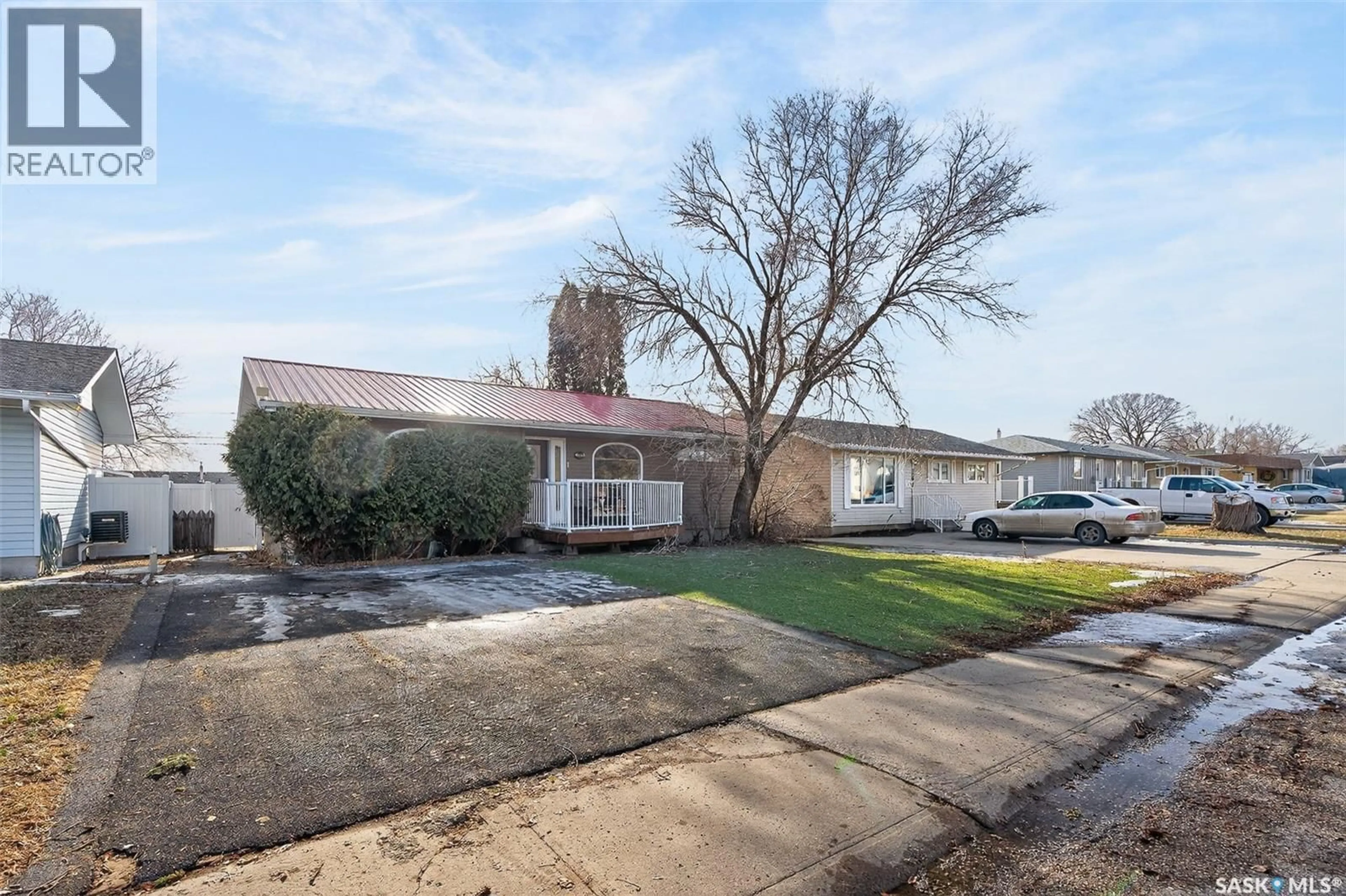 A pic from outside/outdoor area/front of a property/back of a property/a pic from drone, street for 1317 HOCHELAGA STREET, Moose Jaw Saskatchewan S6H6C3