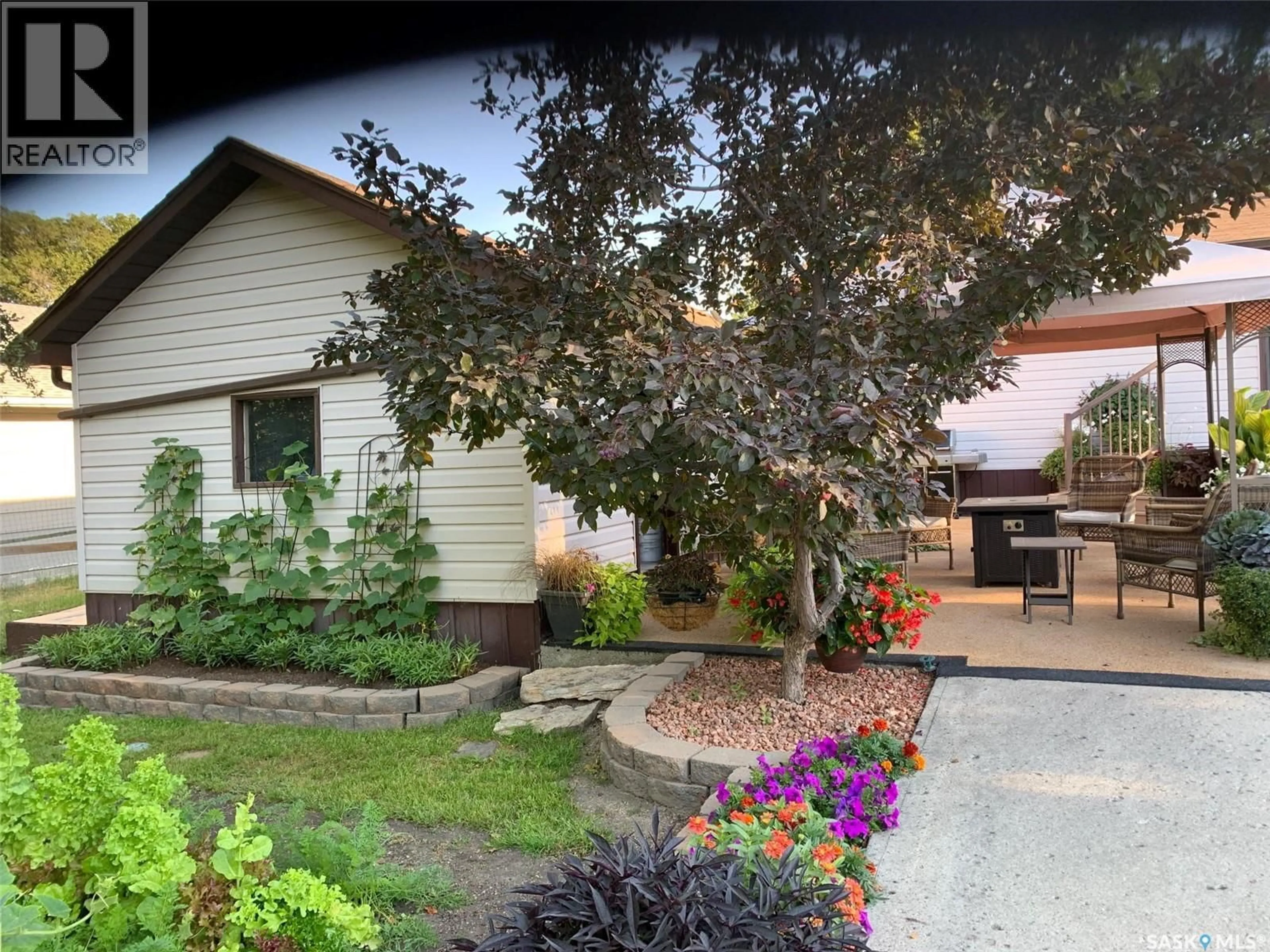 Patio, street for 503 EDMONTON STREET, Broadview Saskatchewan S0G0K0