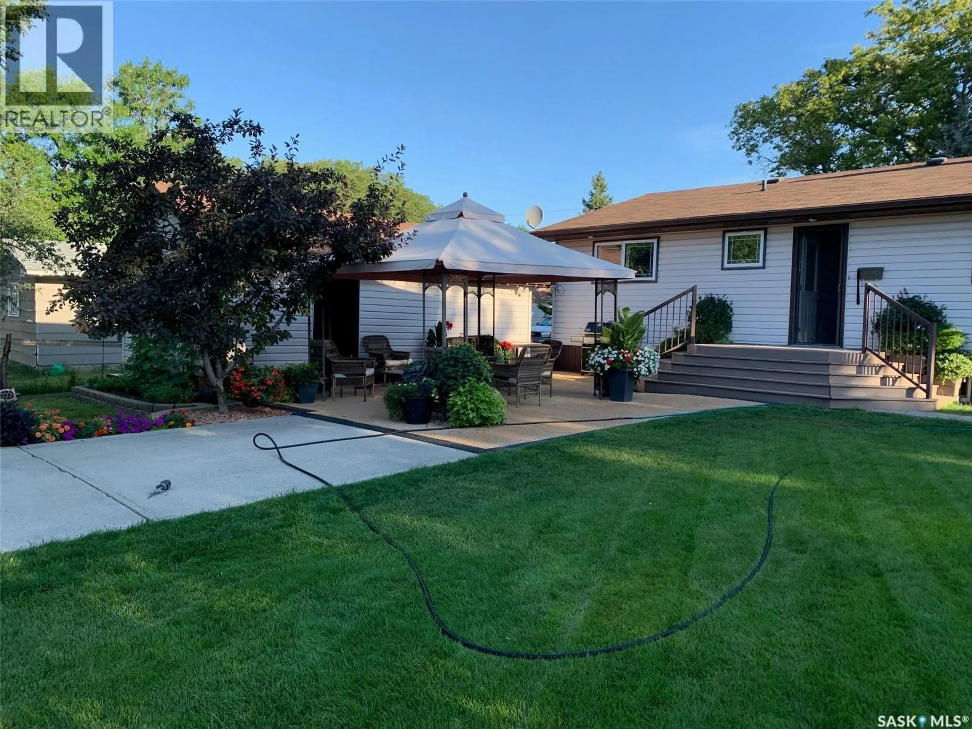 A pic from outside/outdoor area/front of a property/back of a property/a pic from drone, street for 503 EDMONTON STREET, Broadview Saskatchewan S0G0K0