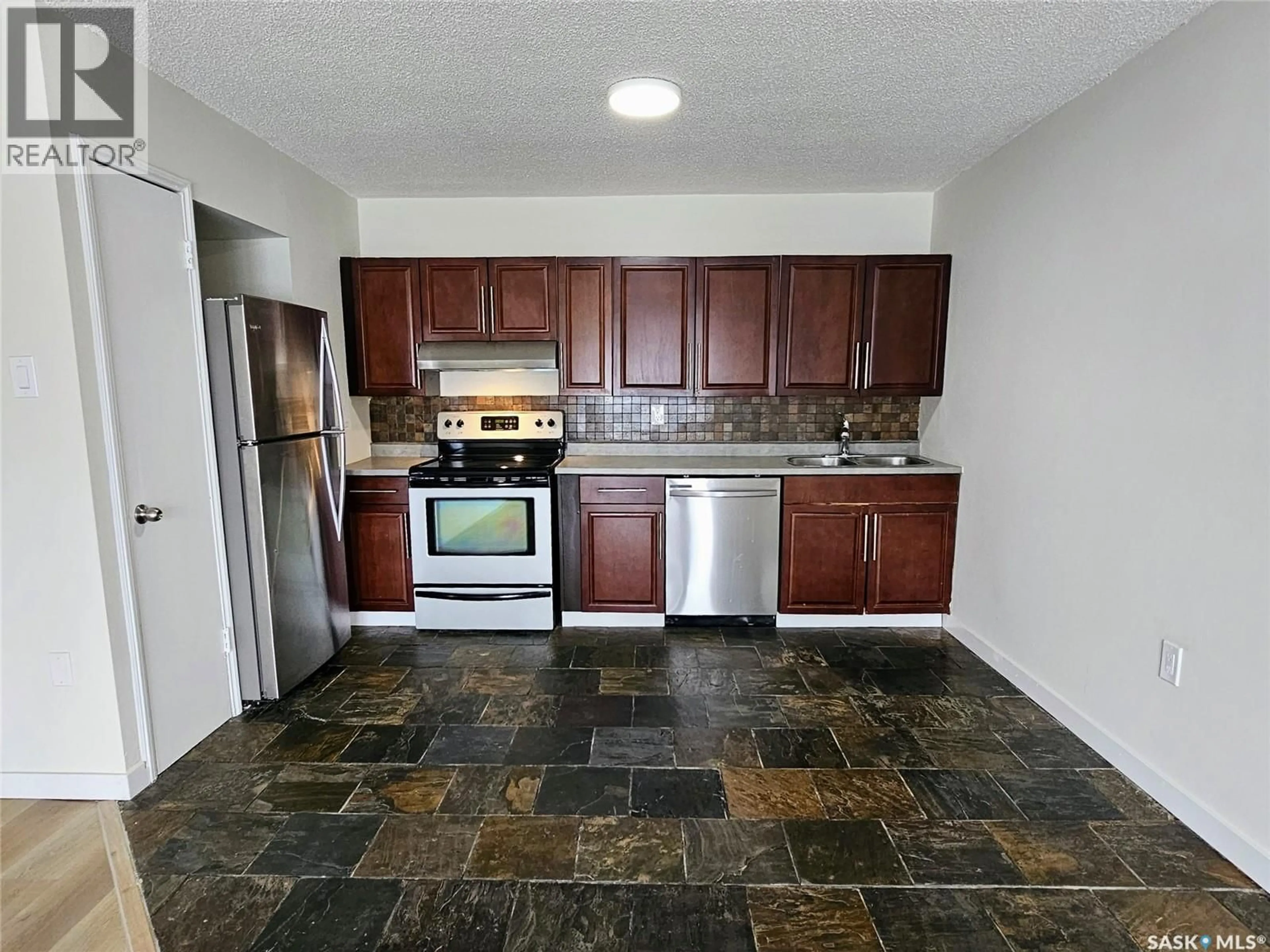 Standard kitchen, ceramic/tile floor for 2 - 13 SUMMERS PLACE, Saskatoon Saskatchewan S7H3W4