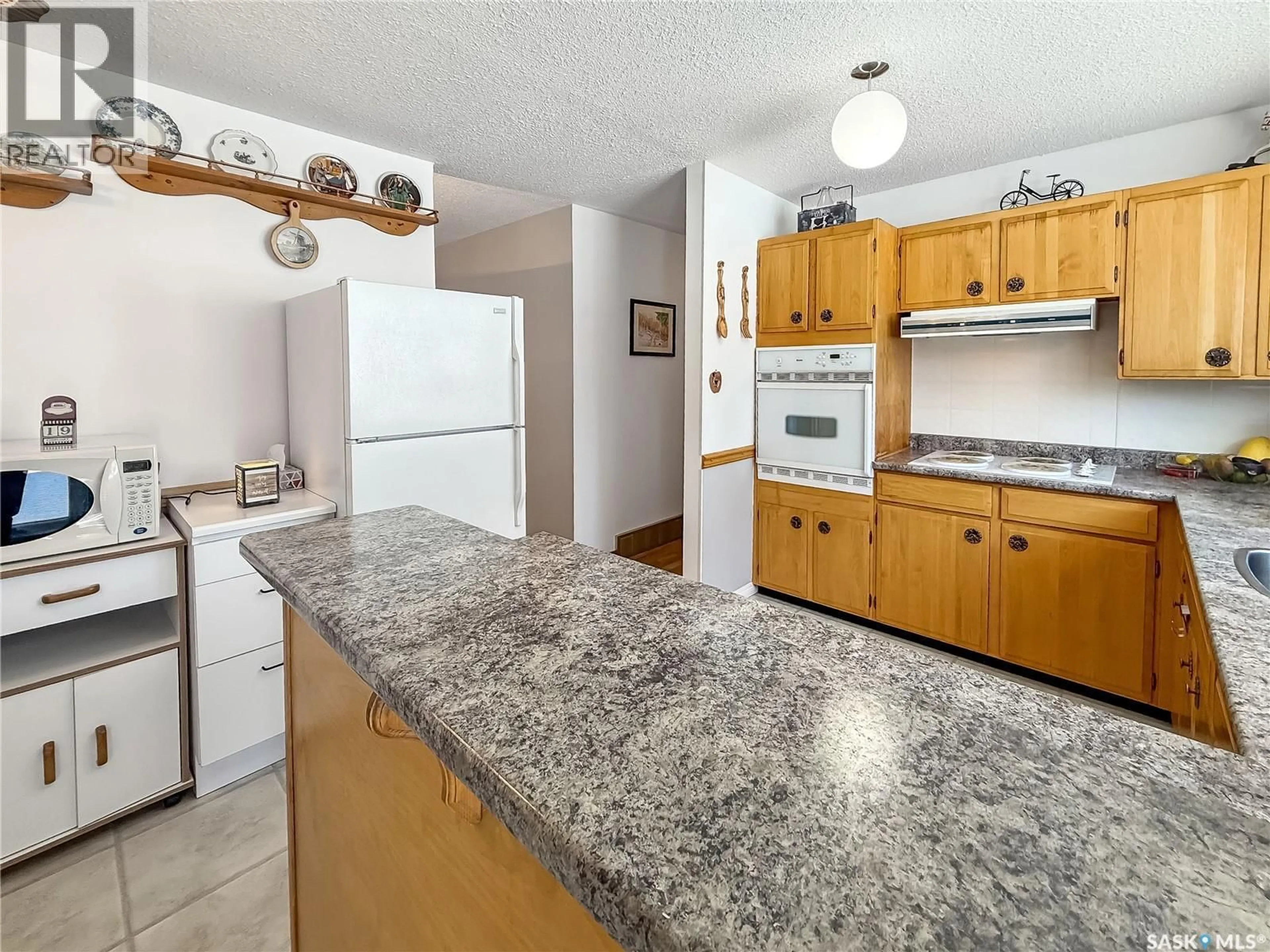 Standard kitchen, ceramic/tile floor for 202 2ND AVENUE, Meath Park Saskatchewan S0J1T0