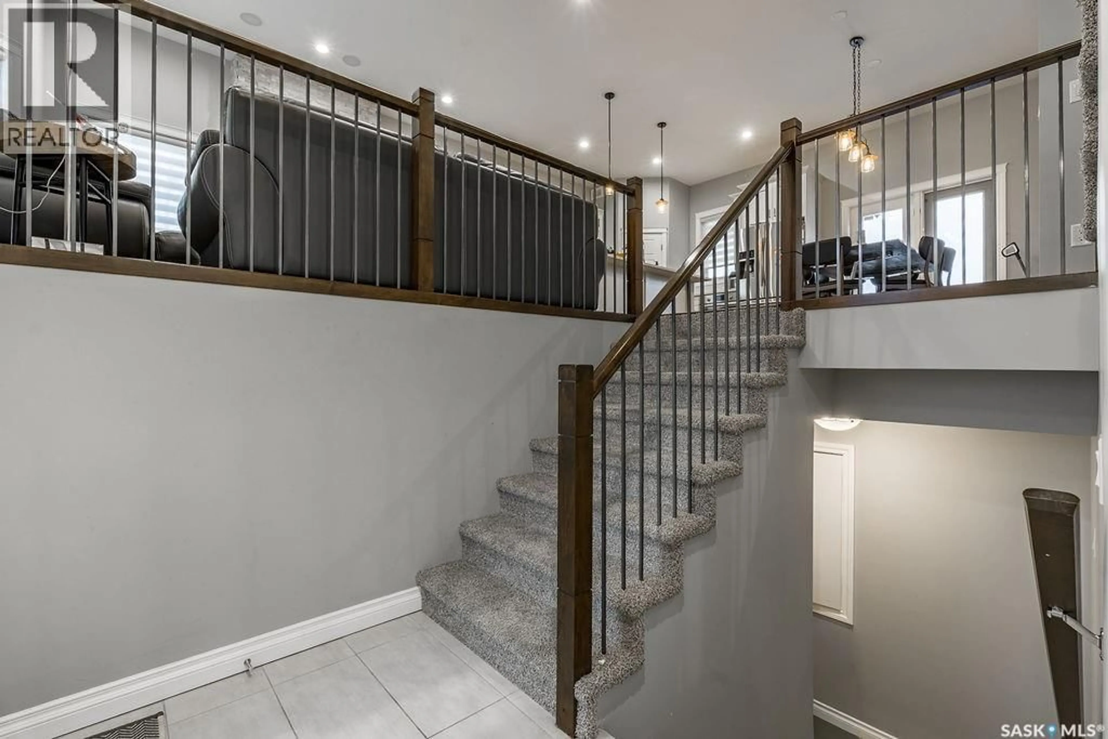 Stairs for 602 KLOPPENBURG TERRACE, Saskatoon Saskatchewan S7W0P1