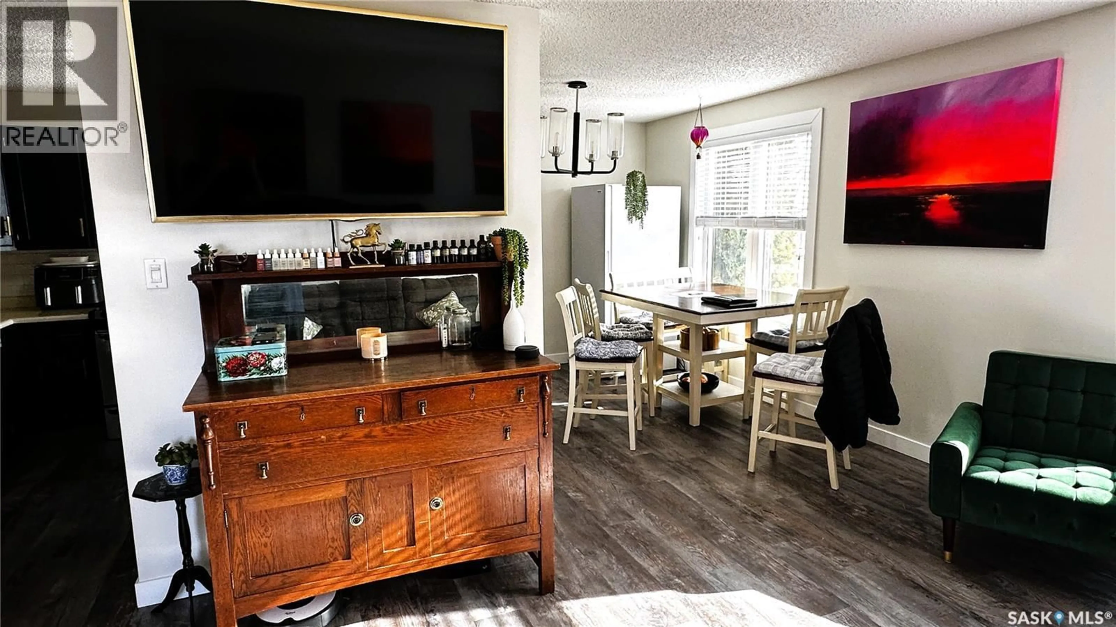 Dining room, wood/laminate floor for 1026 MAWSON BAY N, Regina Saskatchewan S4X2P6