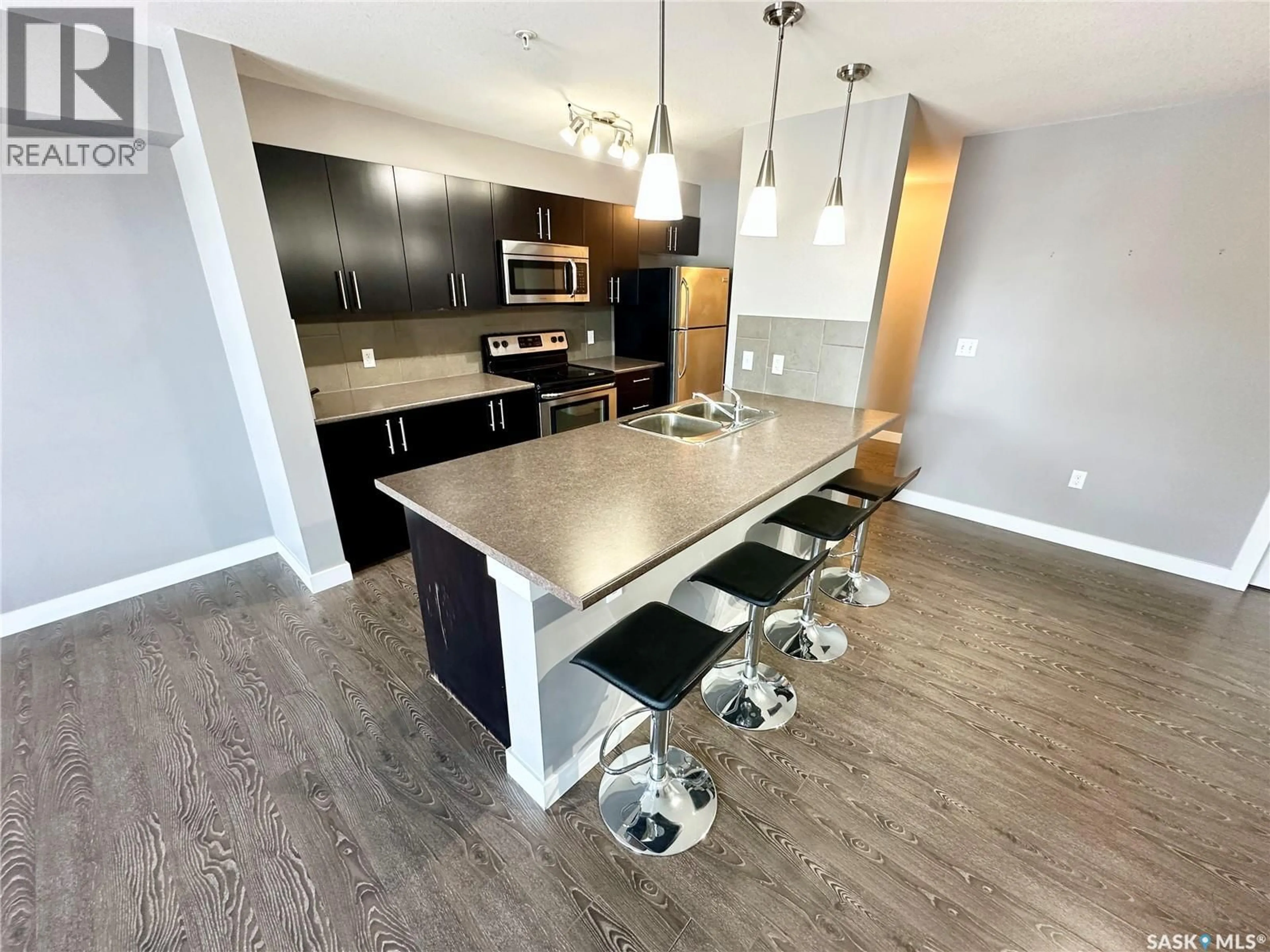 Open concept kitchen, unknown for NE - 202 820 5TH STREET, Weyburn Saskatchewan S4H2V2
