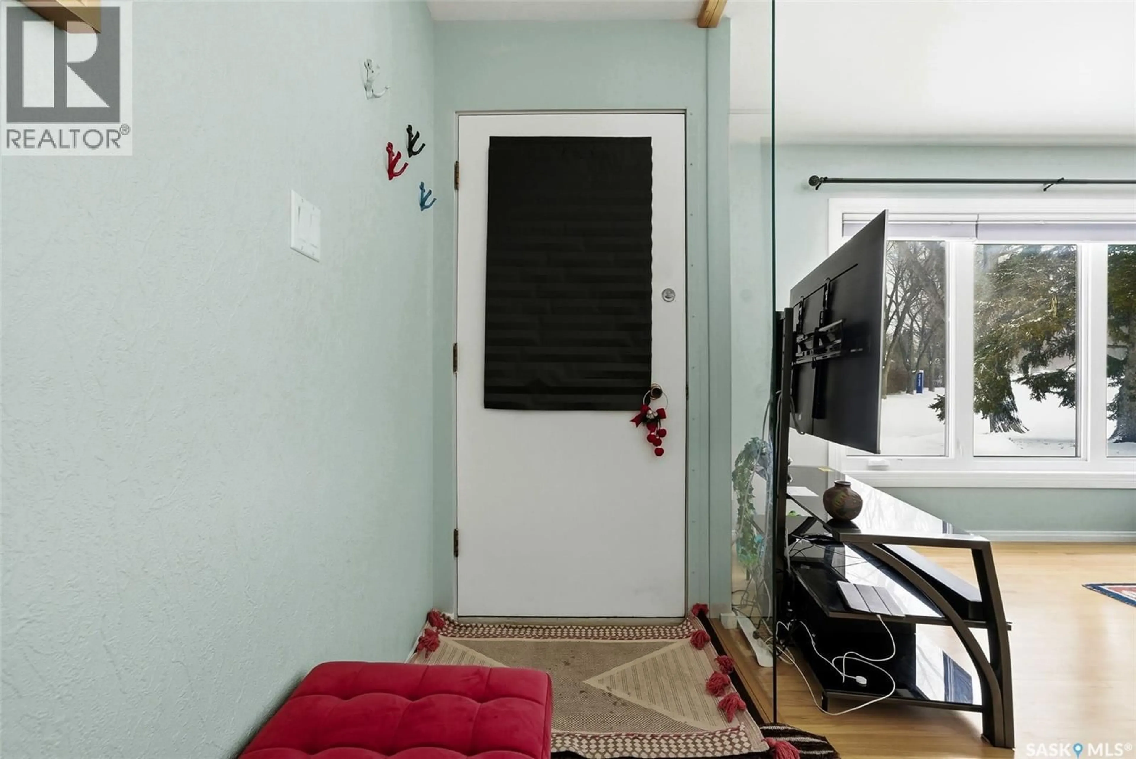 Indoor entryway for 2221 DUFFERIN ROAD, Regina Saskatchewan S4S5B5