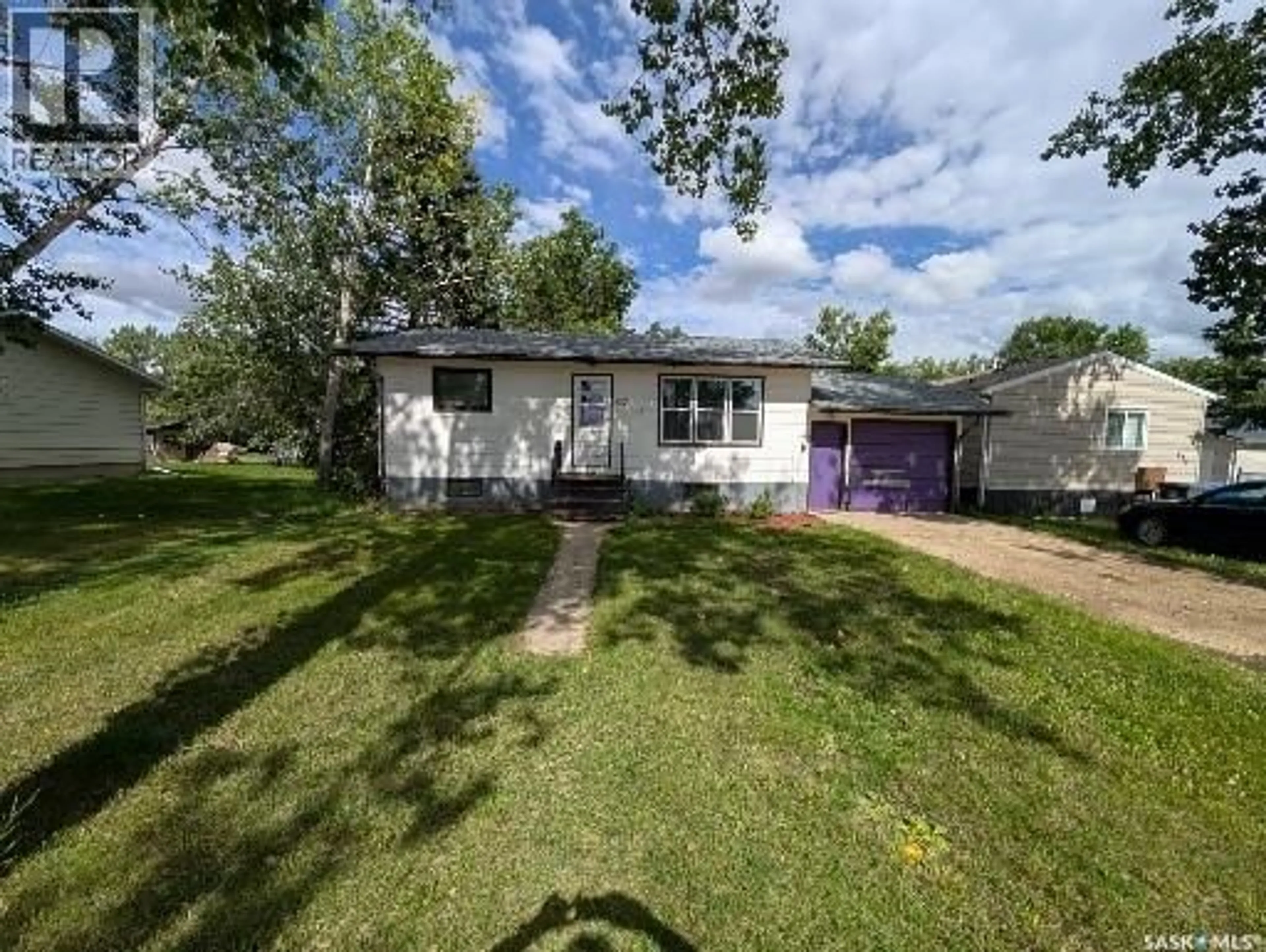 A pic from outside/outdoor area/front of a property/back of a property/a pic from drone, street for 617 PETERSON AVENUE, Radville Saskatchewan S0C2G0