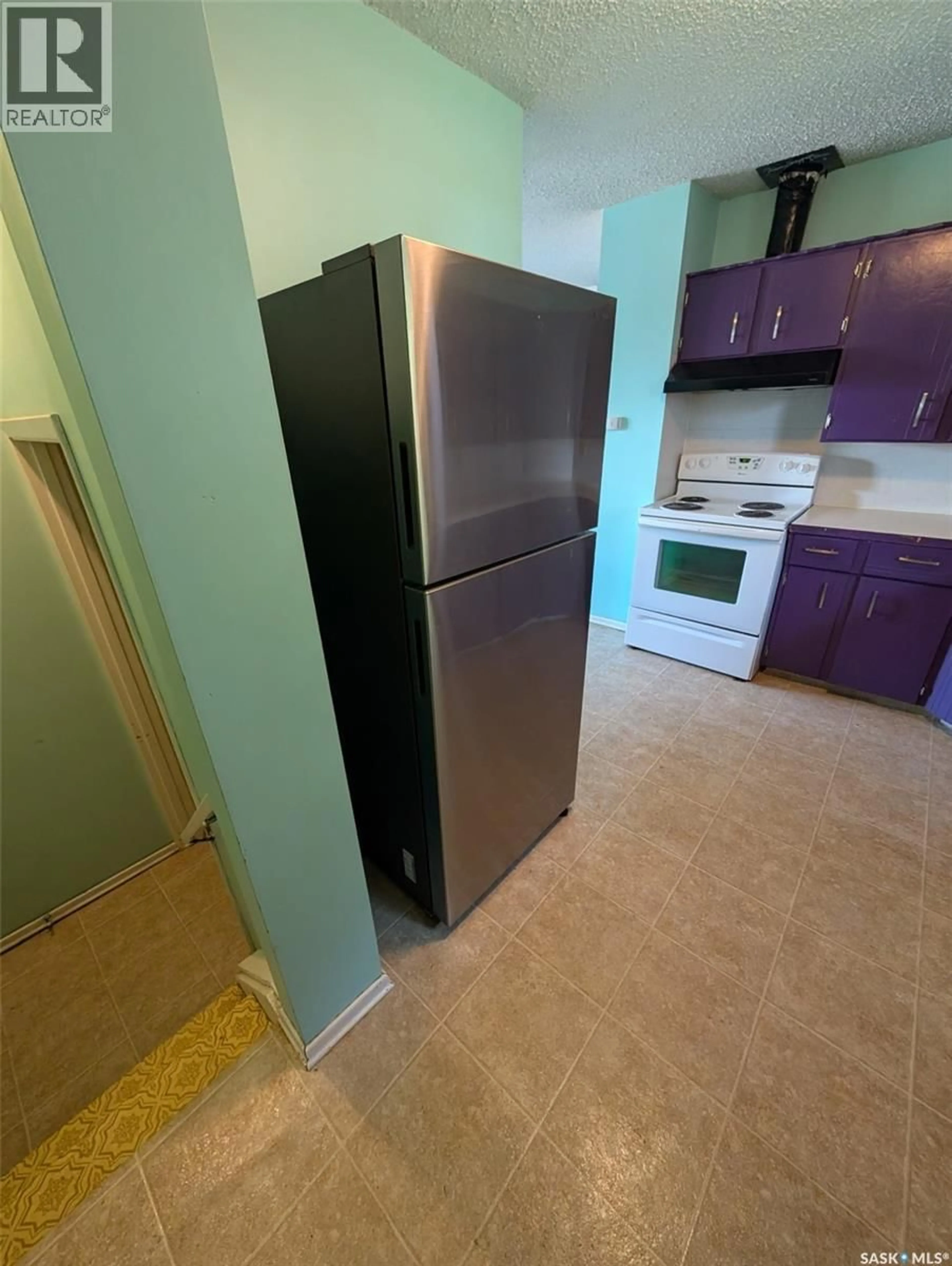 Standard kitchen, unknown for 617 PETERSON AVENUE, Radville Saskatchewan S0C2G0