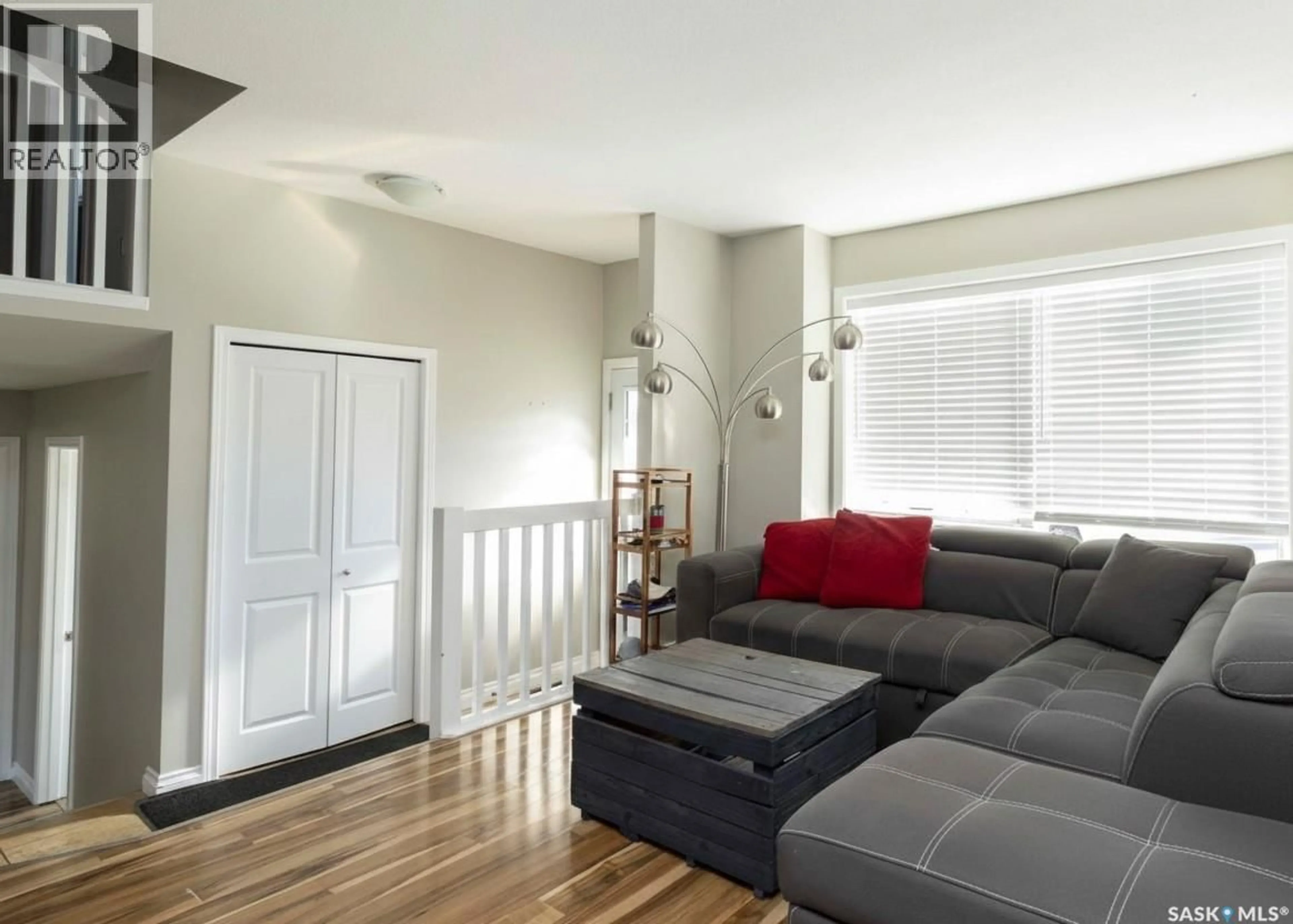 Living room with furniture, unknown for 418 KENDERDINE ROAD, Saskatoon Saskatchewan S7N3S1