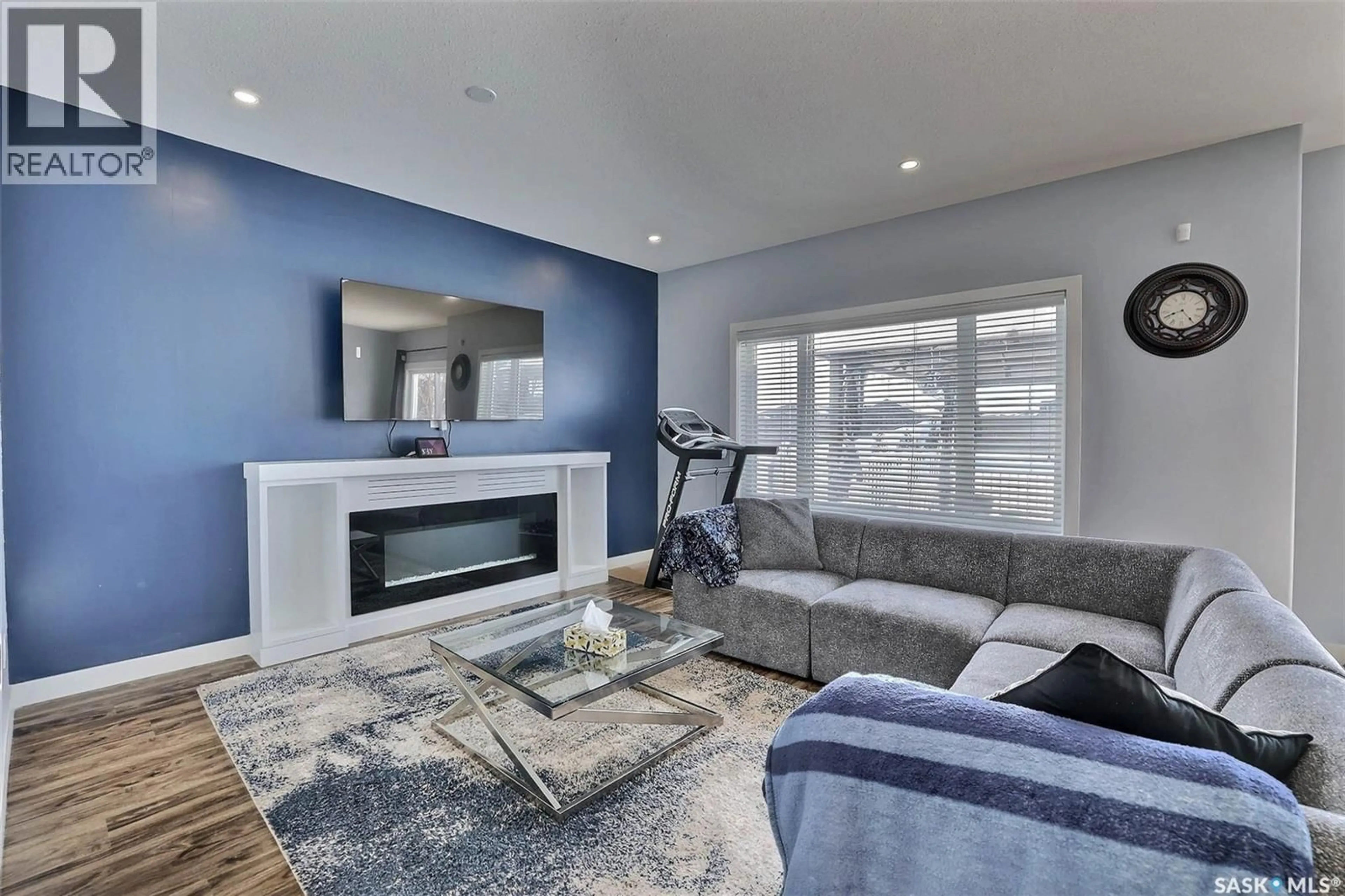 Living room with furniture, unknown for 3745 GREEN MOSS LANE, Regina Saskatchewan S4V1P6