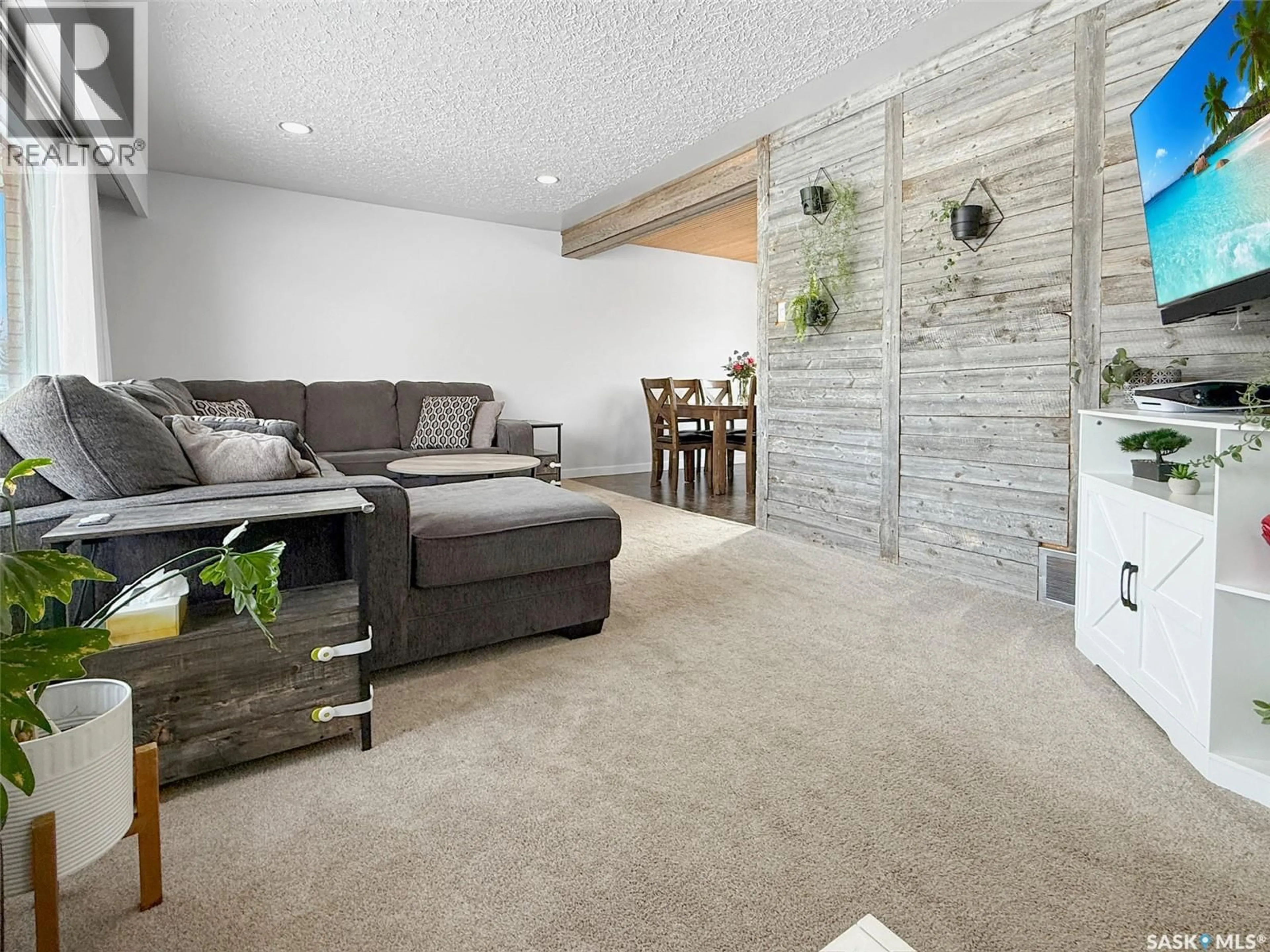 Living room with furniture, unknown for 426 15TH AVENUE, Swift Current Saskatchewan S9H2X6