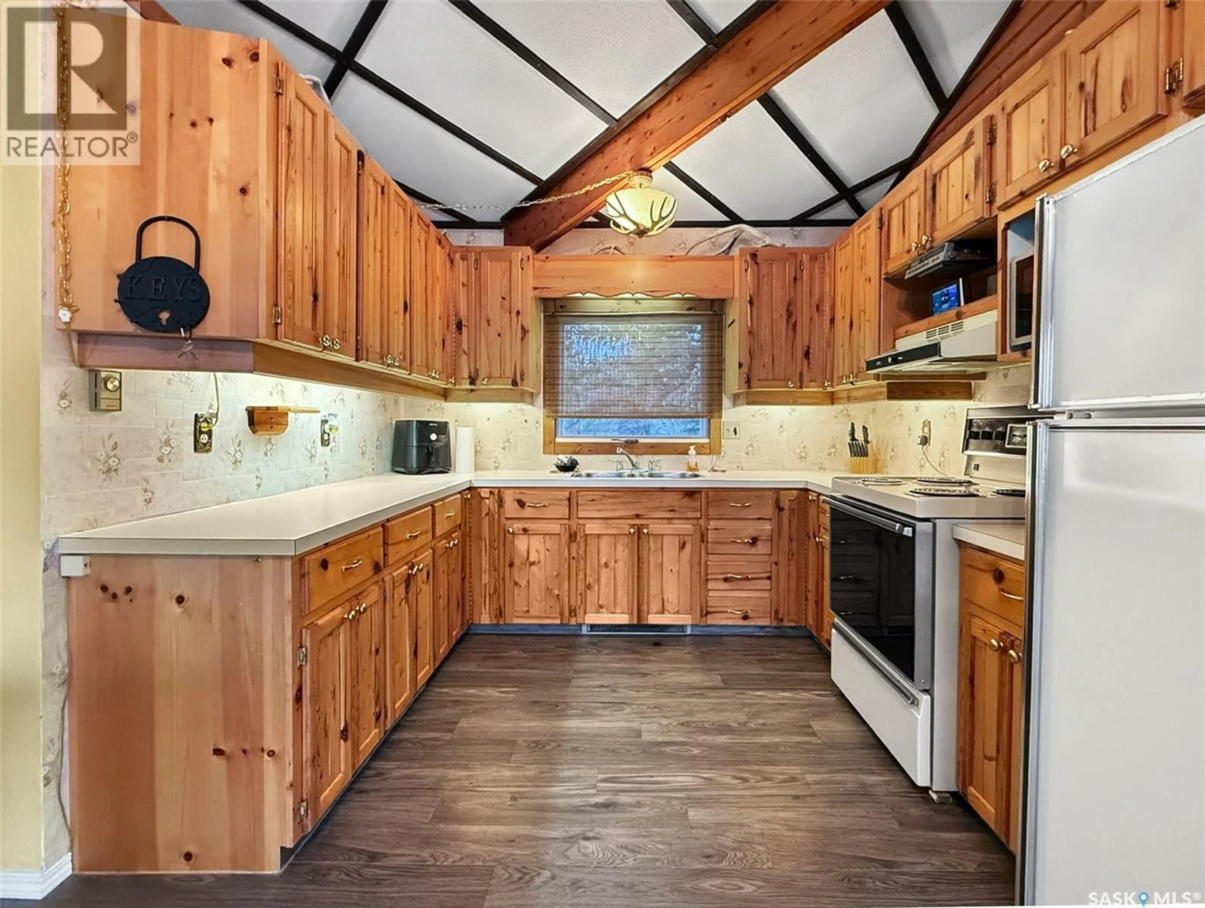 Rustic kitchen, unknown for 105 OTTER CRESCENT, Beaver Flat Saskatchewan S0N2P0