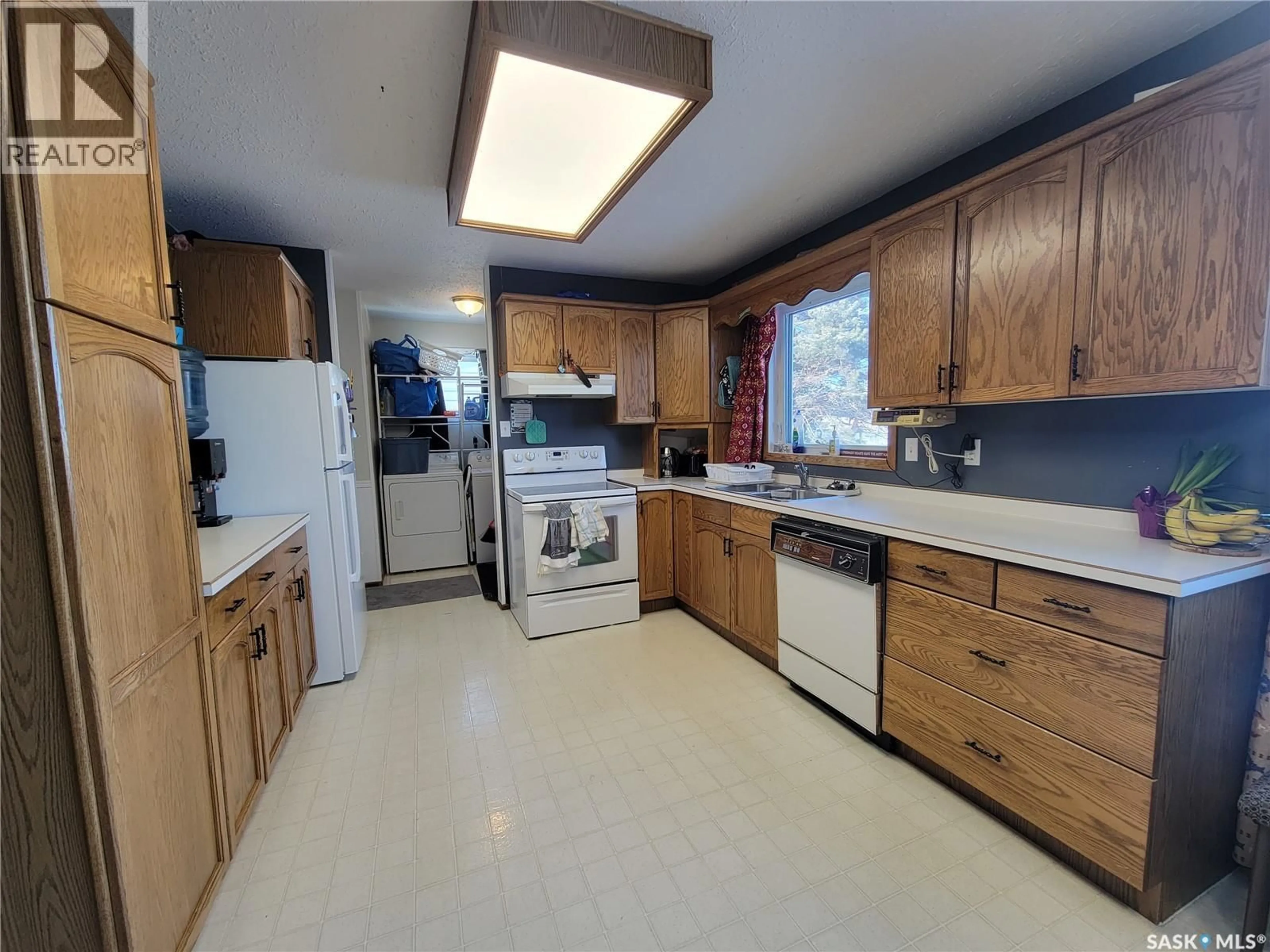 Standard kitchen, ceramic/tile floor for 62 28TH STREET, Battleford Saskatchewan S0M0E0
