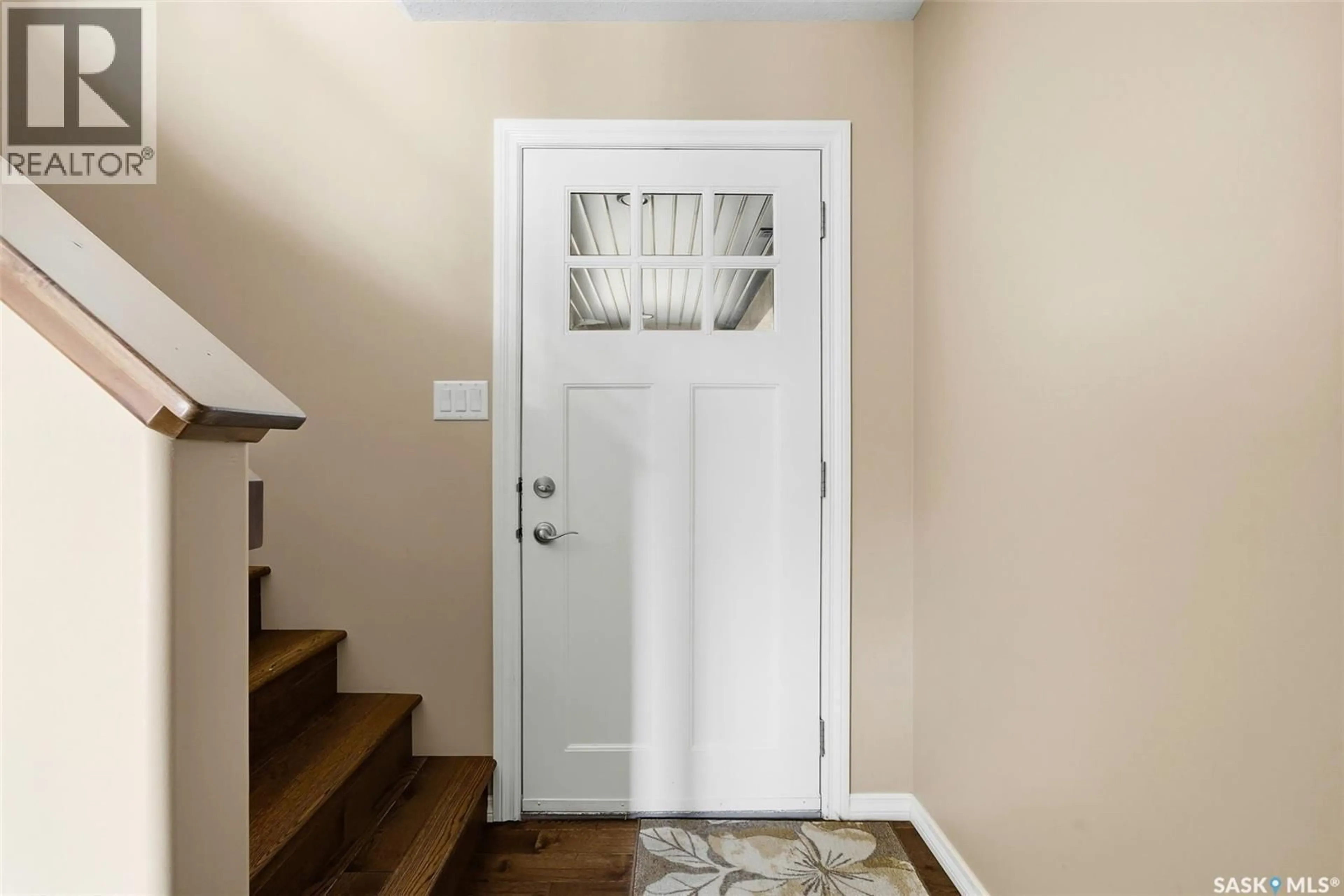 Indoor entryway for 5221 WATSON WAY, Regina Saskatchewan S4X0H1