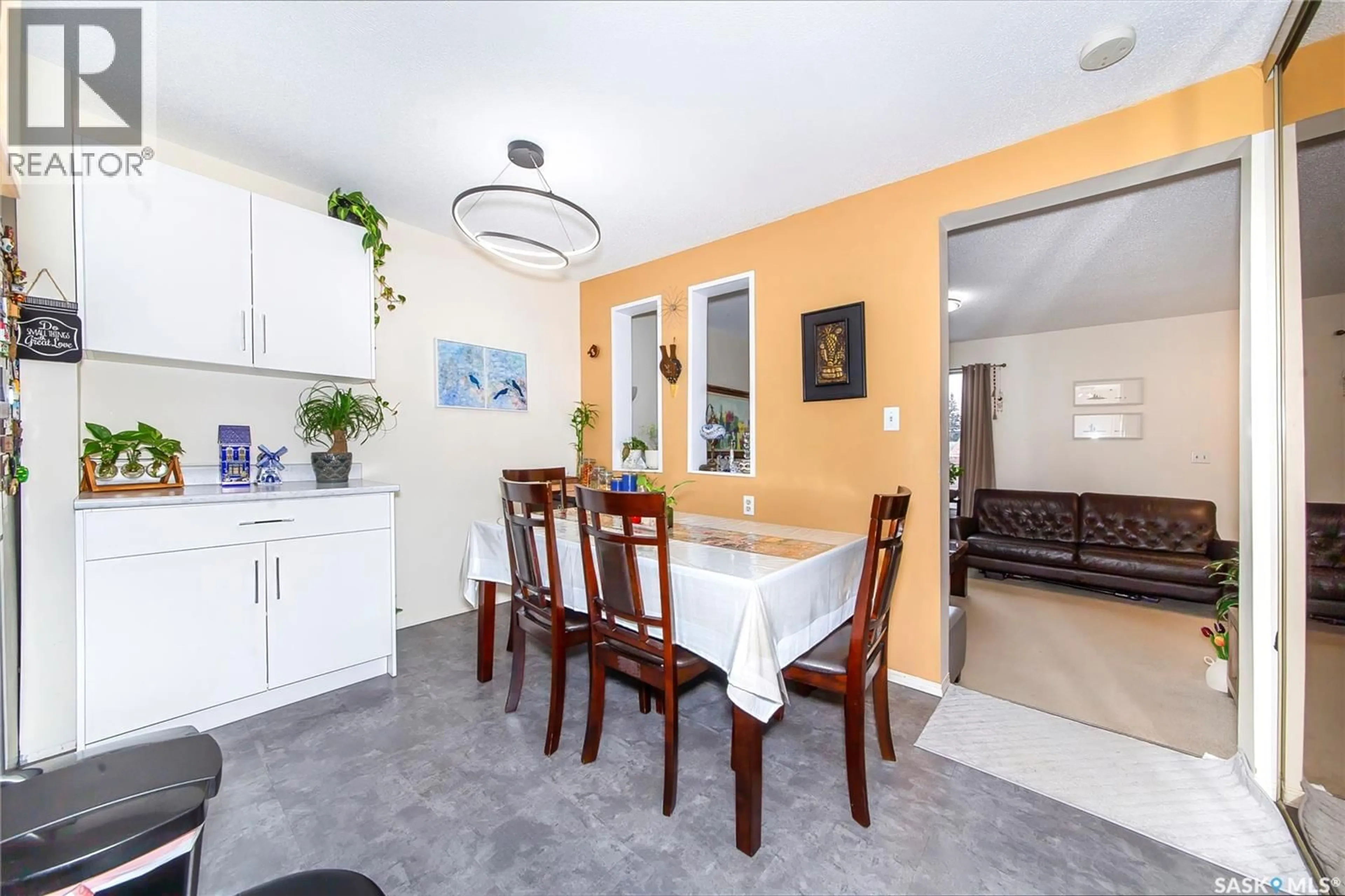Dining room, ceramic/tile floor for 1128 - 147 MCKERCHER DRIVE, Saskatoon Saskatchewan S7H4Y7