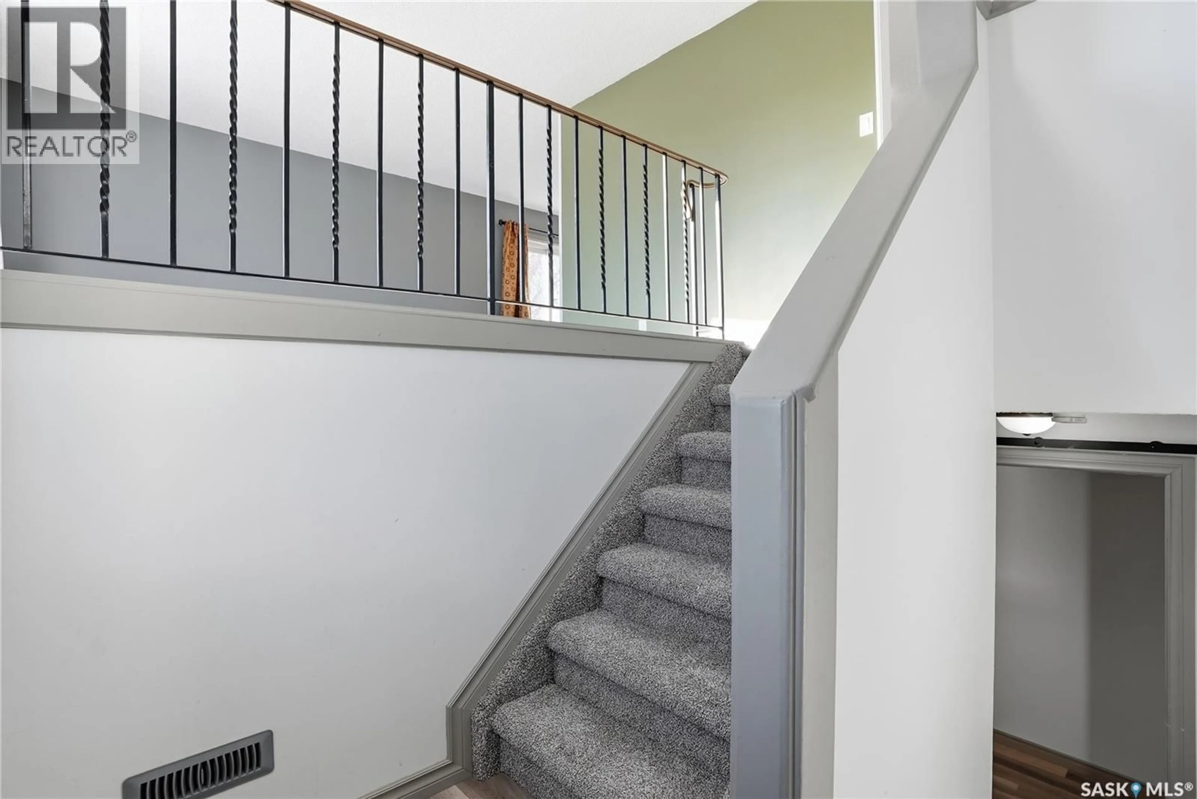Stairs for 413-415 1ST STREET, Dalmeny Saskatchewan S0K1E0