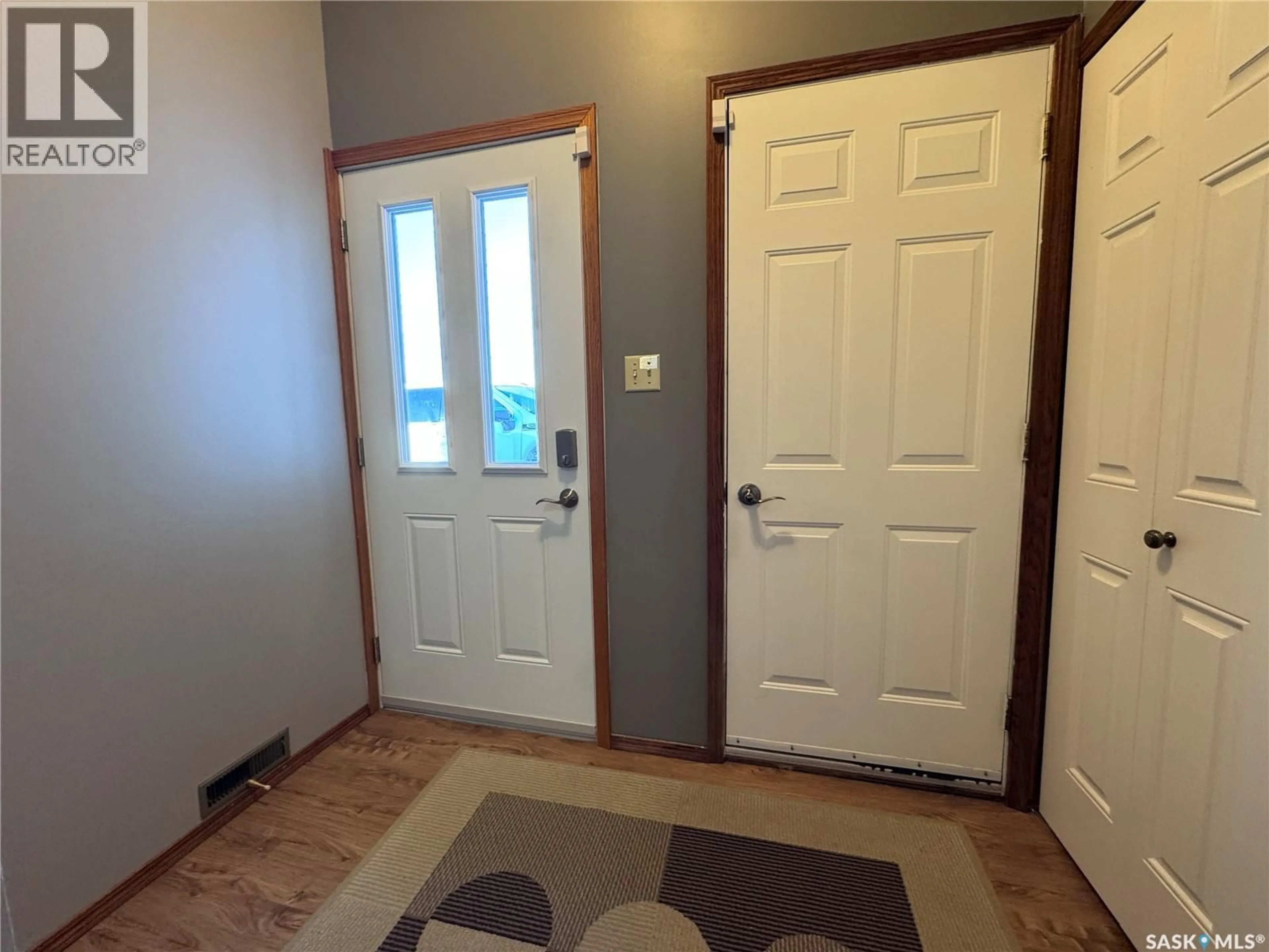 Indoor entryway for 403 8TH AVENUE, Biggar Saskatchewan S0K0M0