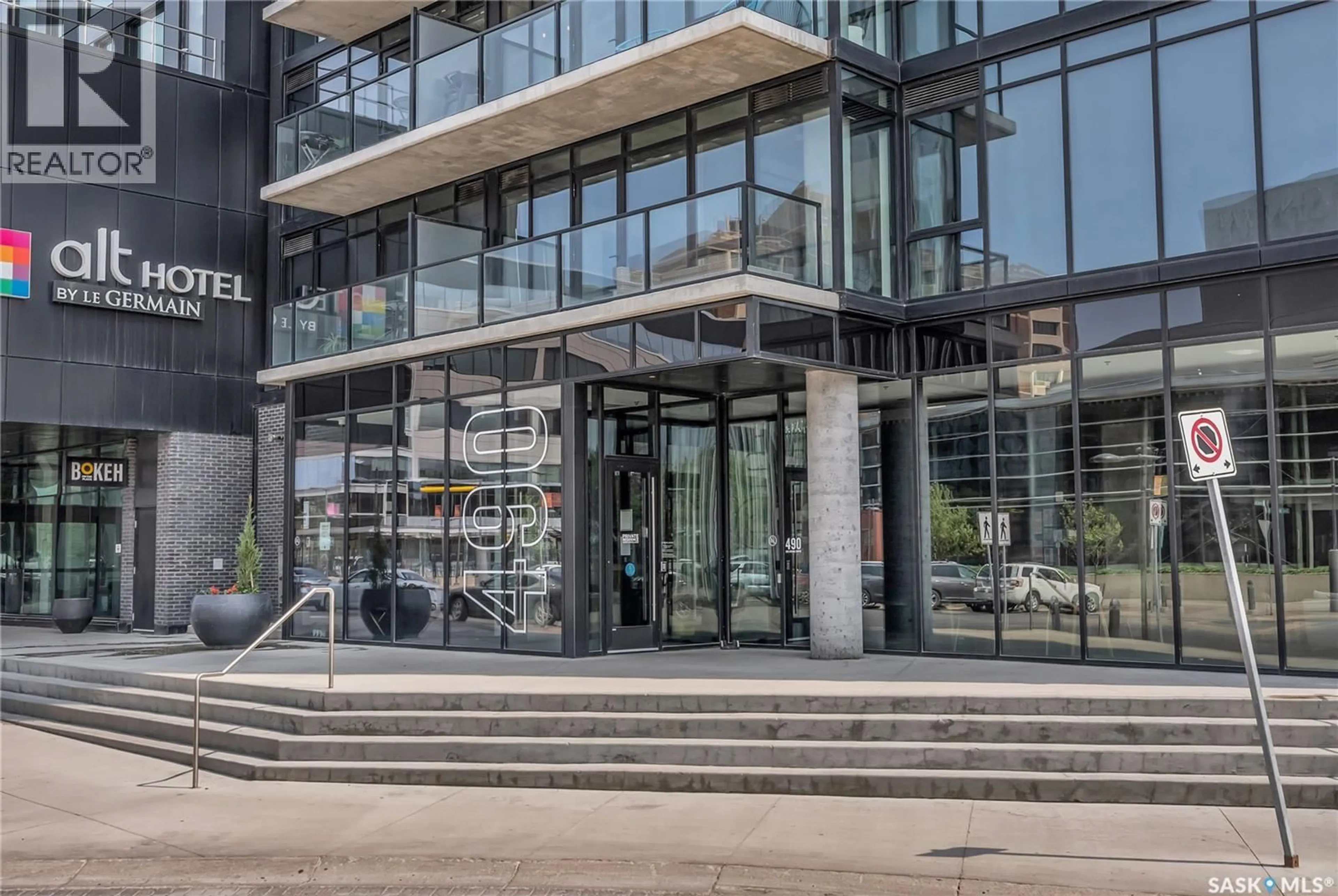 Indoor foyer for 303 490 2ND AVENUE, Saskatoon Saskatchewan S7K4H5